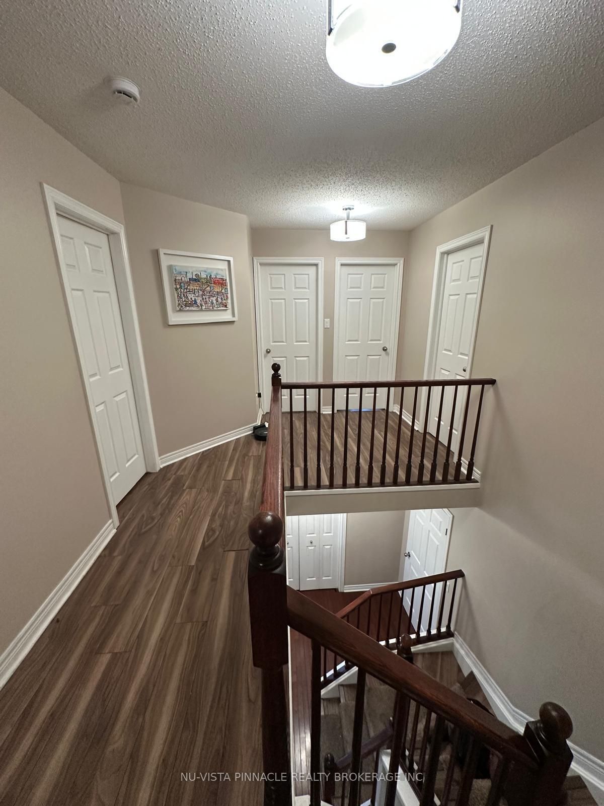 2537 (upper) Meadowgate Boulevard Property Photo 14