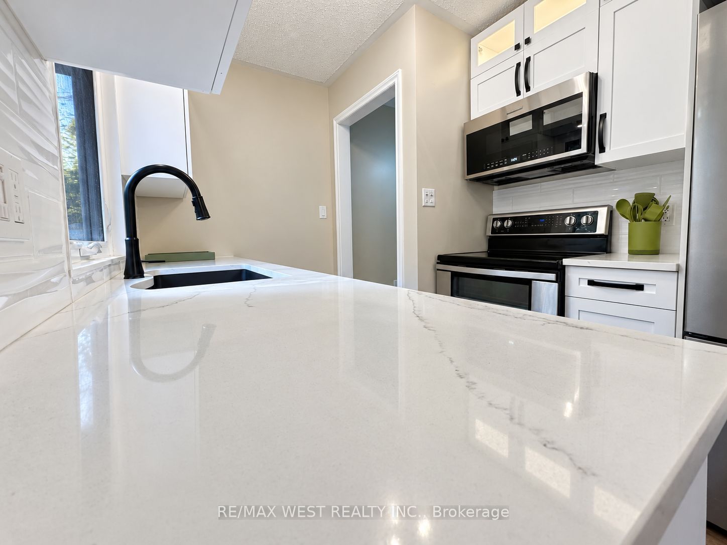 101 Lorne Street Property Photo 6