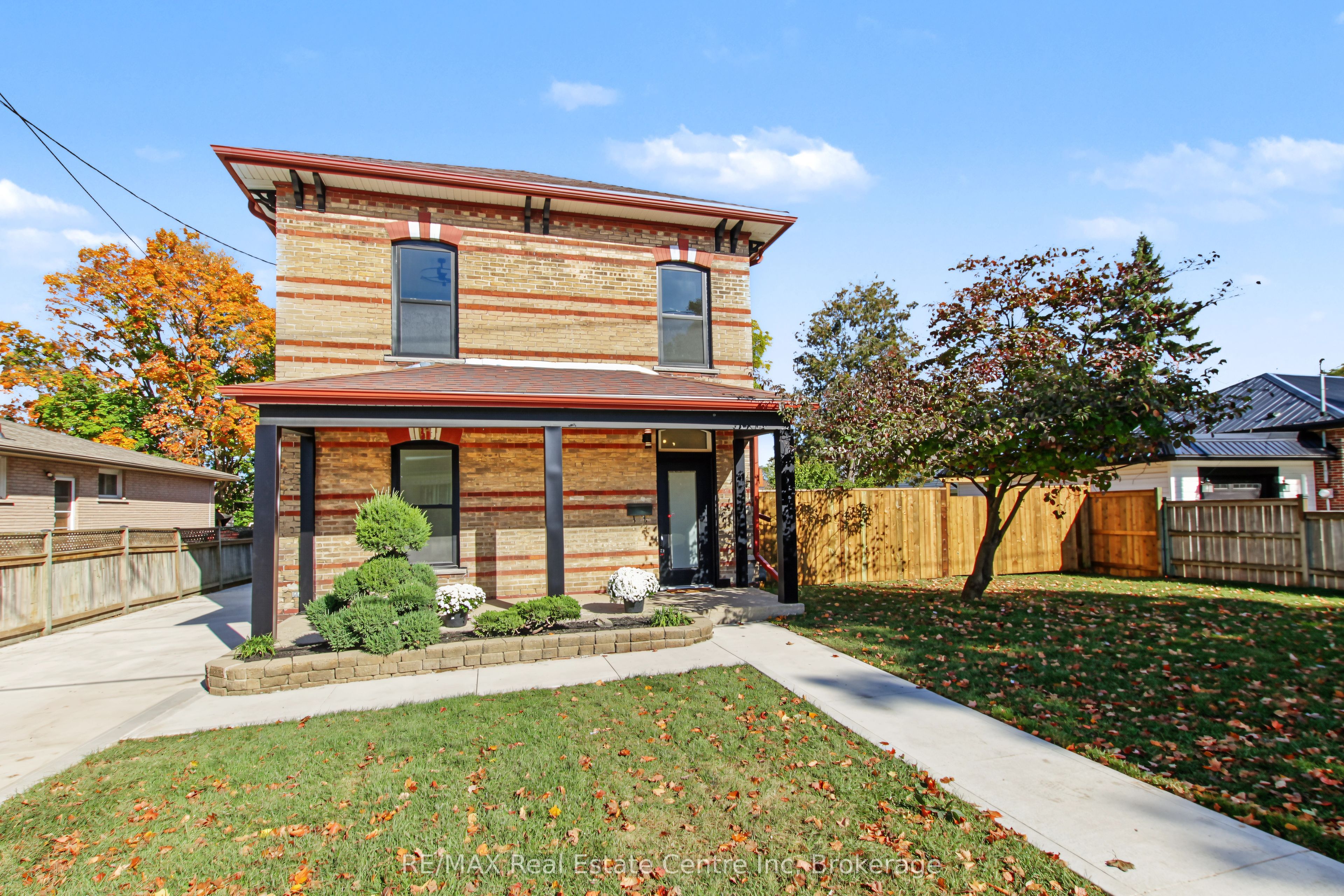 657 Frances Street Property Photo 2