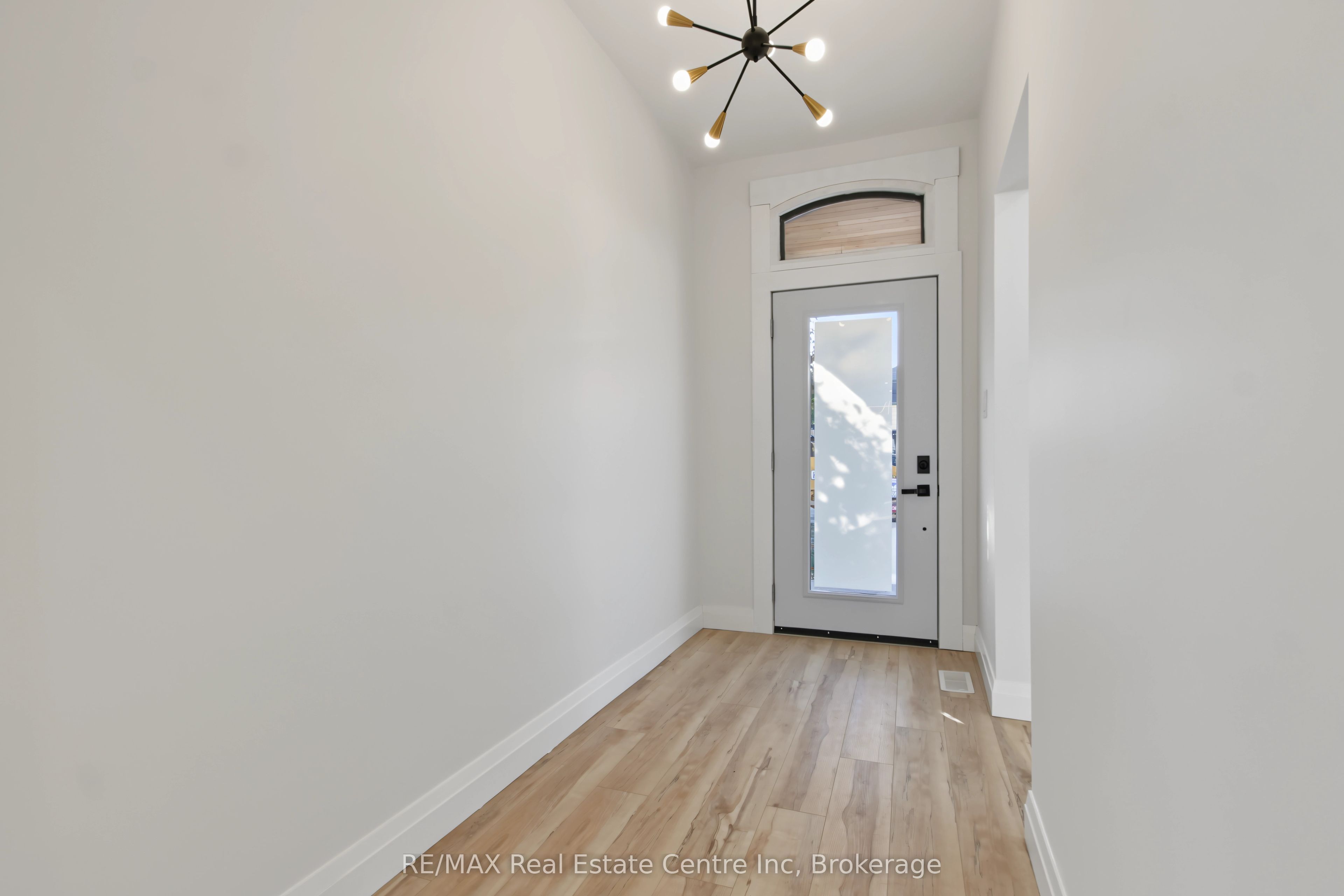 657 Frances Street Property Photo 5