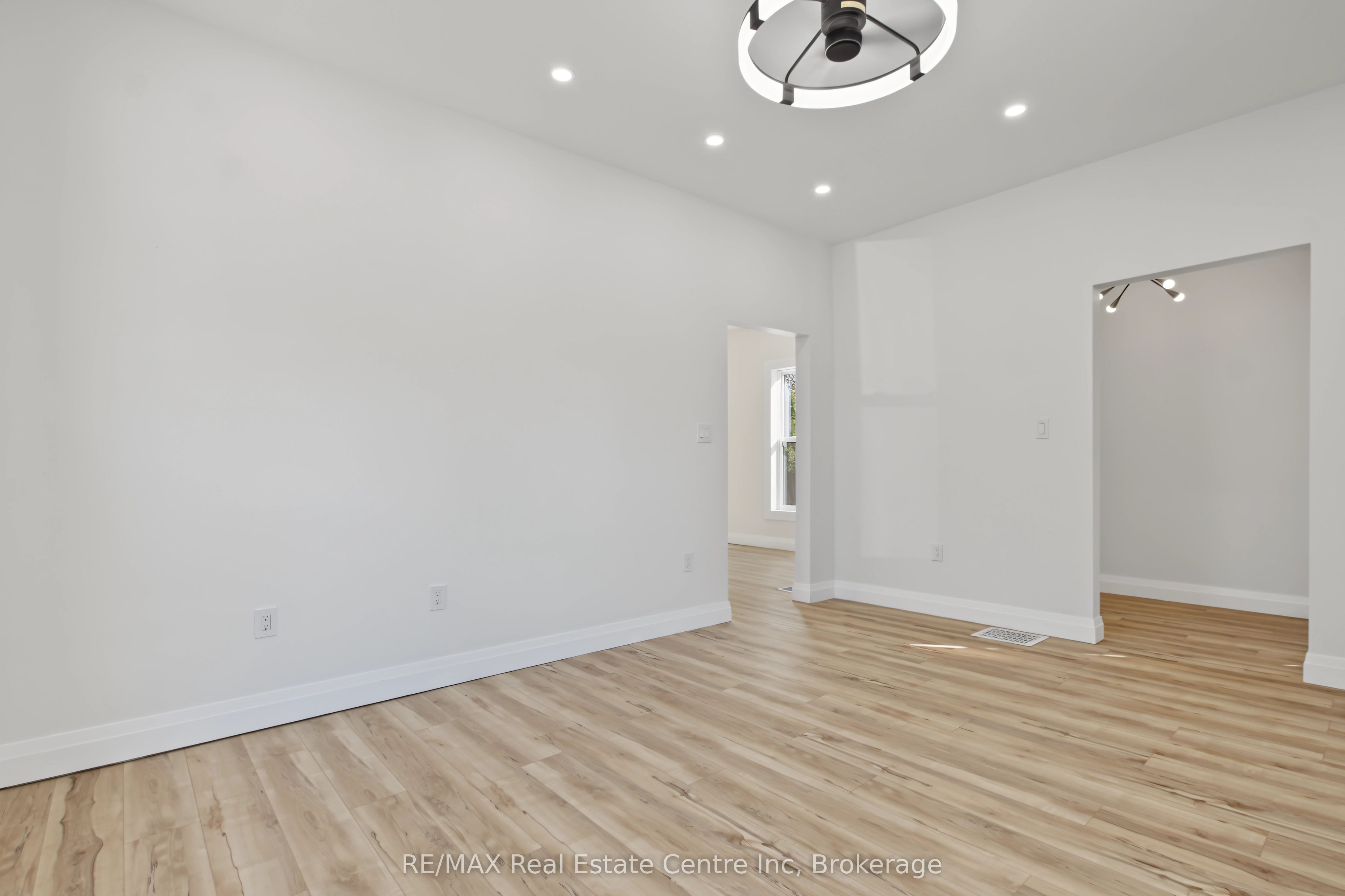 657 Frances Street Property Photo 9