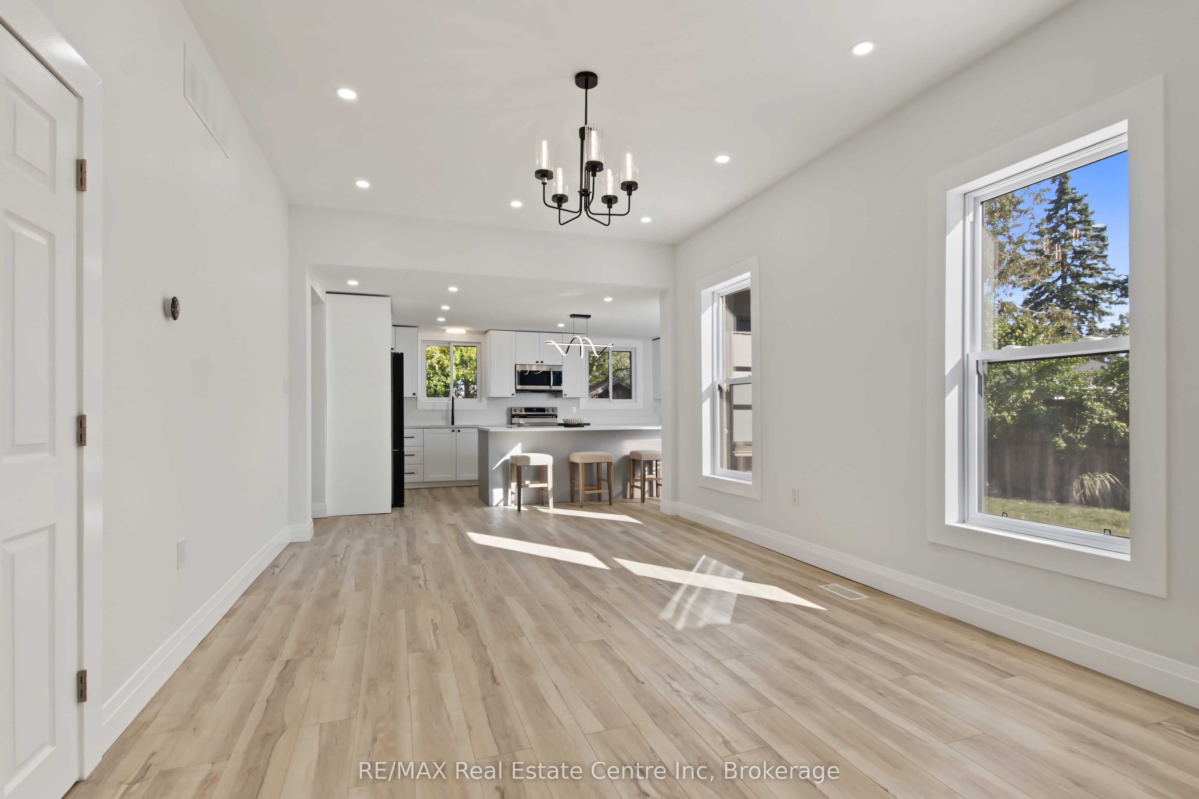 657 Frances Street Property Photo 10