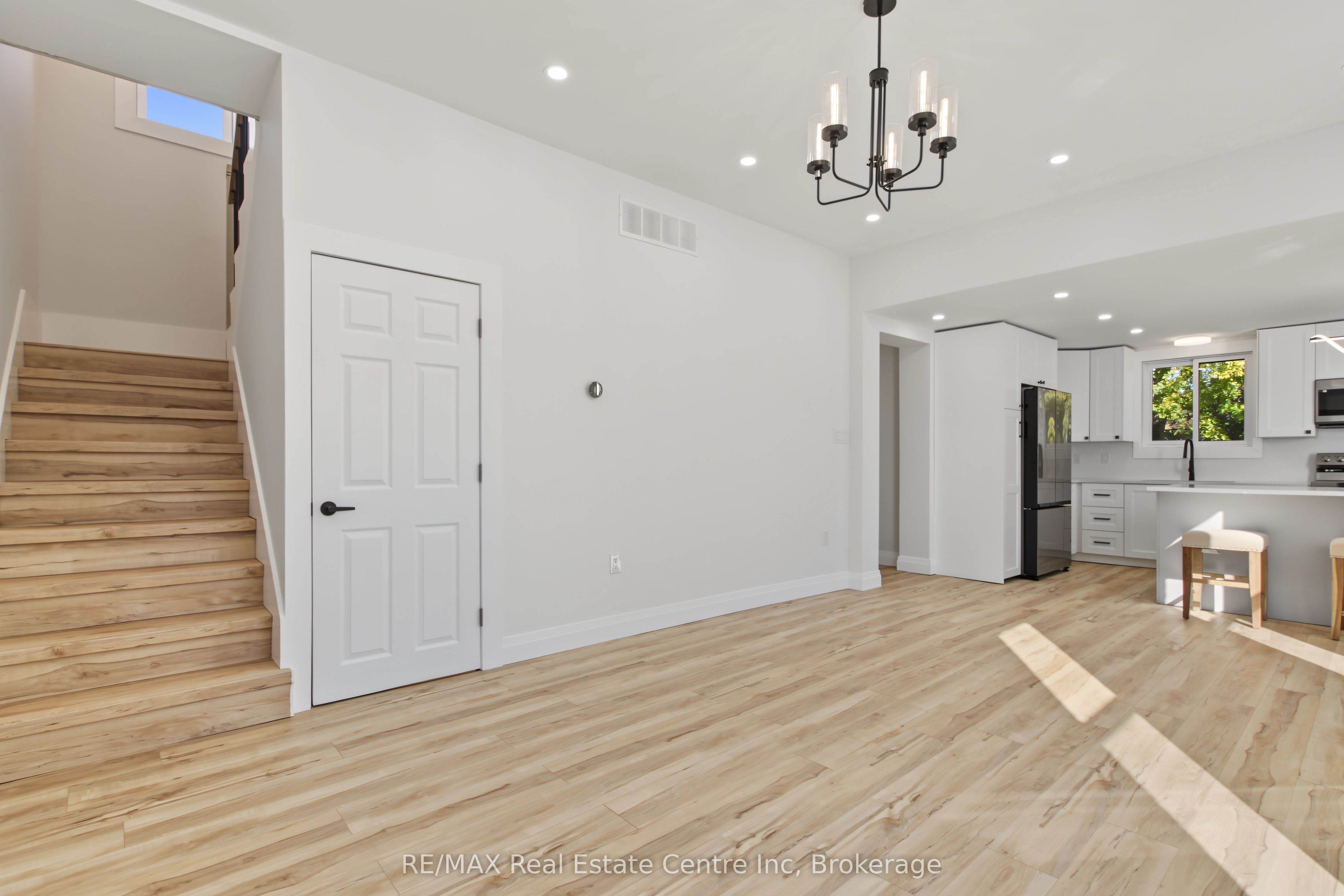 657 Frances Street Property Photo 12