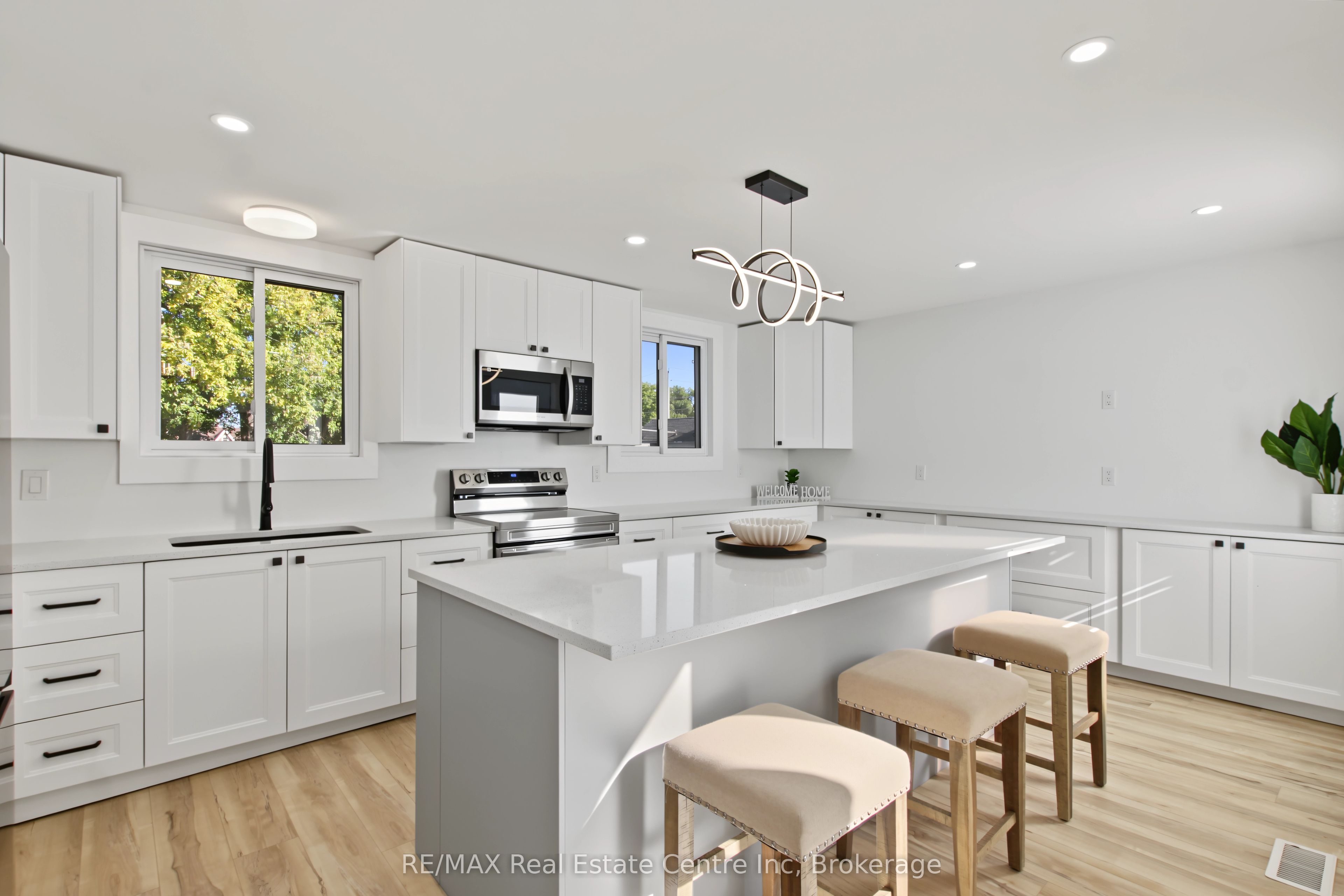 657 Frances Street Property Photo 15