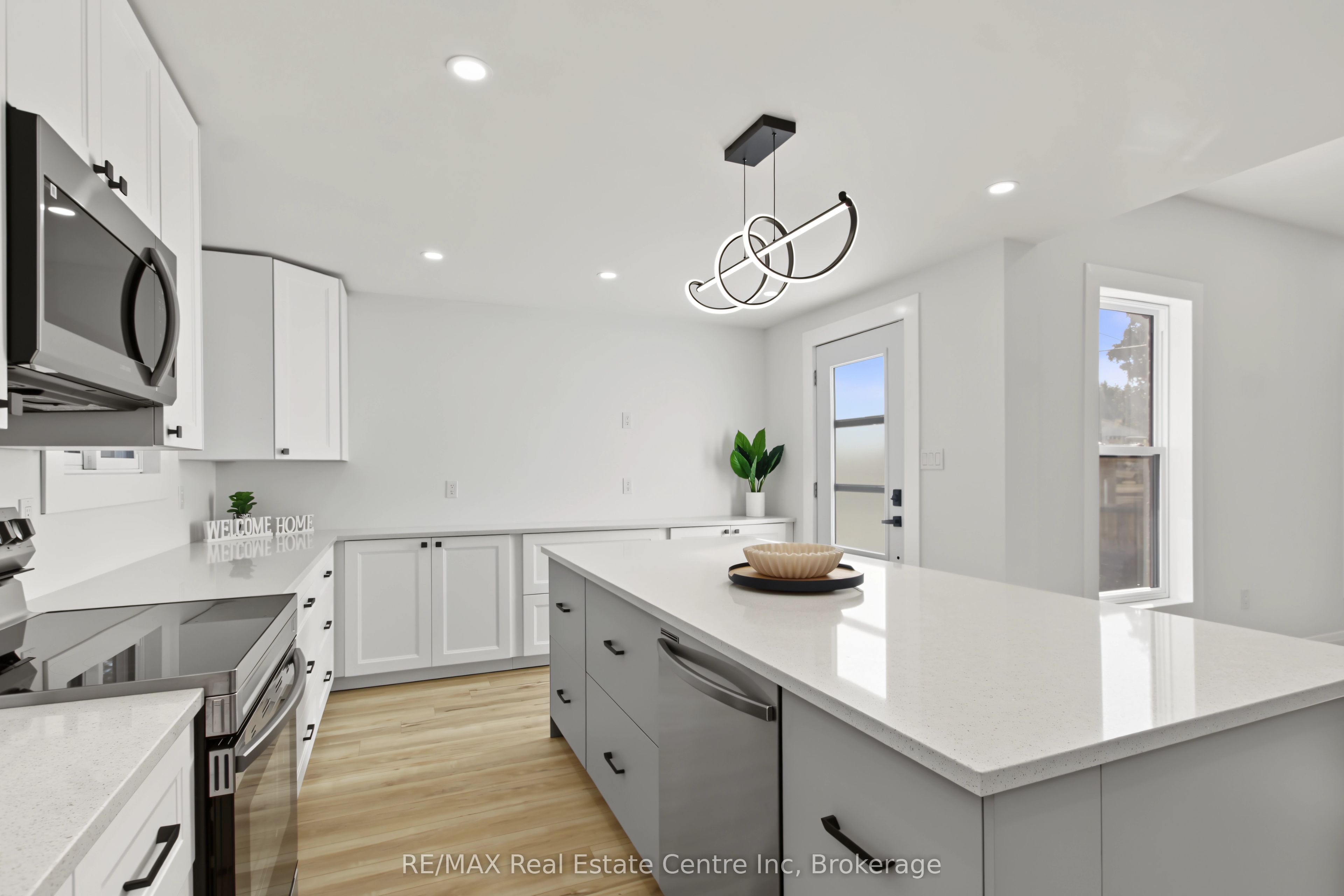 657 Frances Street Property Photo 17