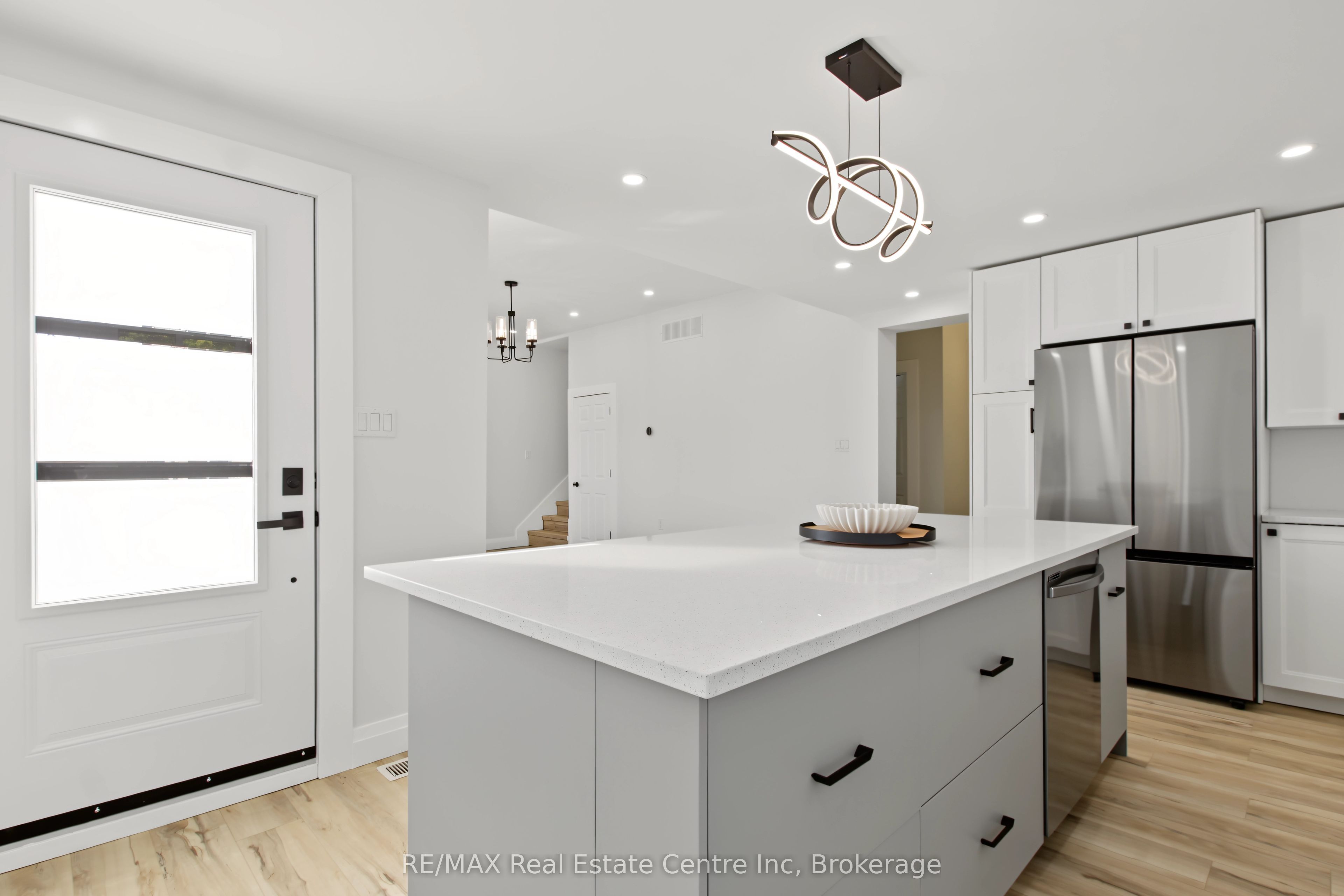 657 Frances Street Property Photo 19