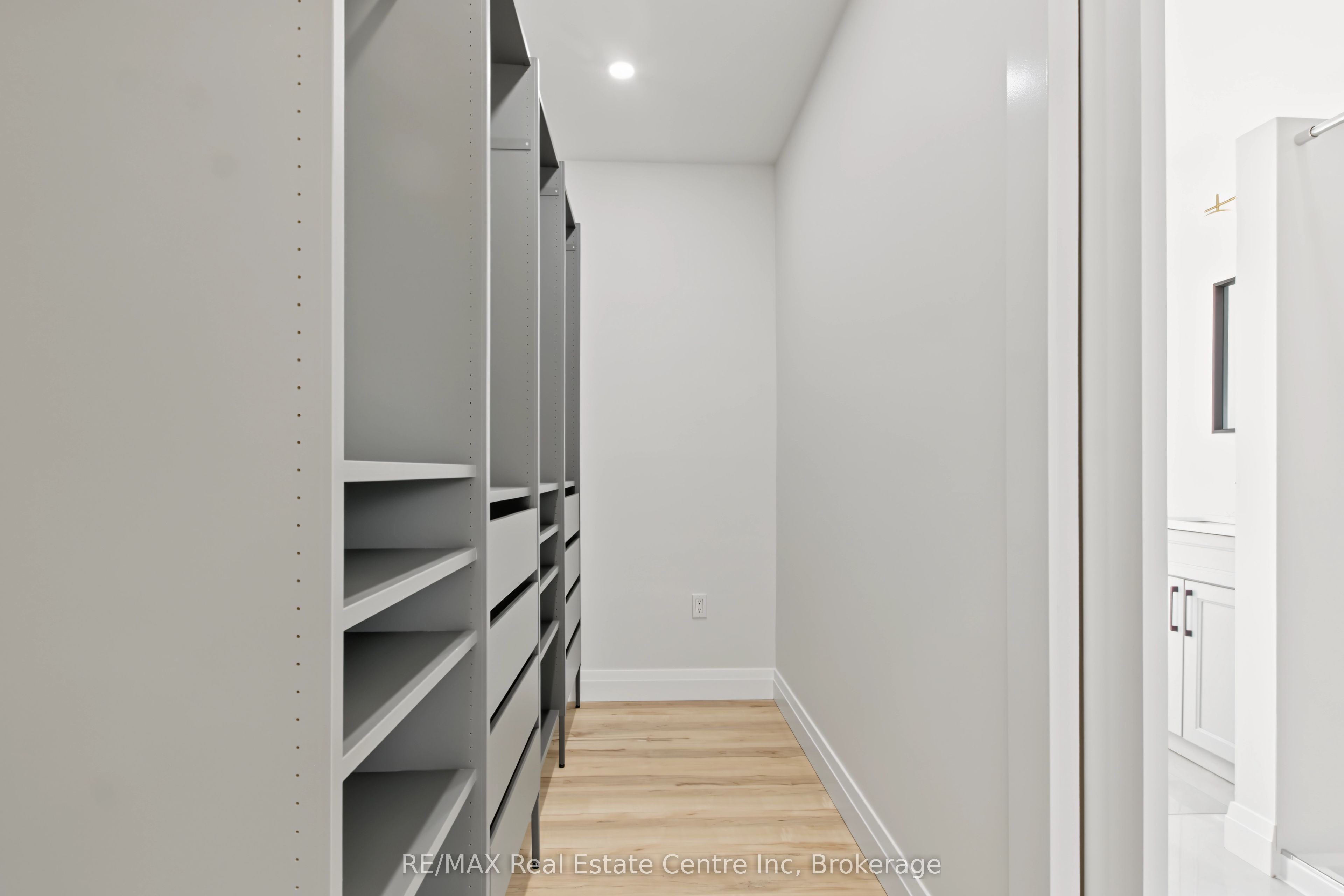 657 Frances Street Property Photo 28