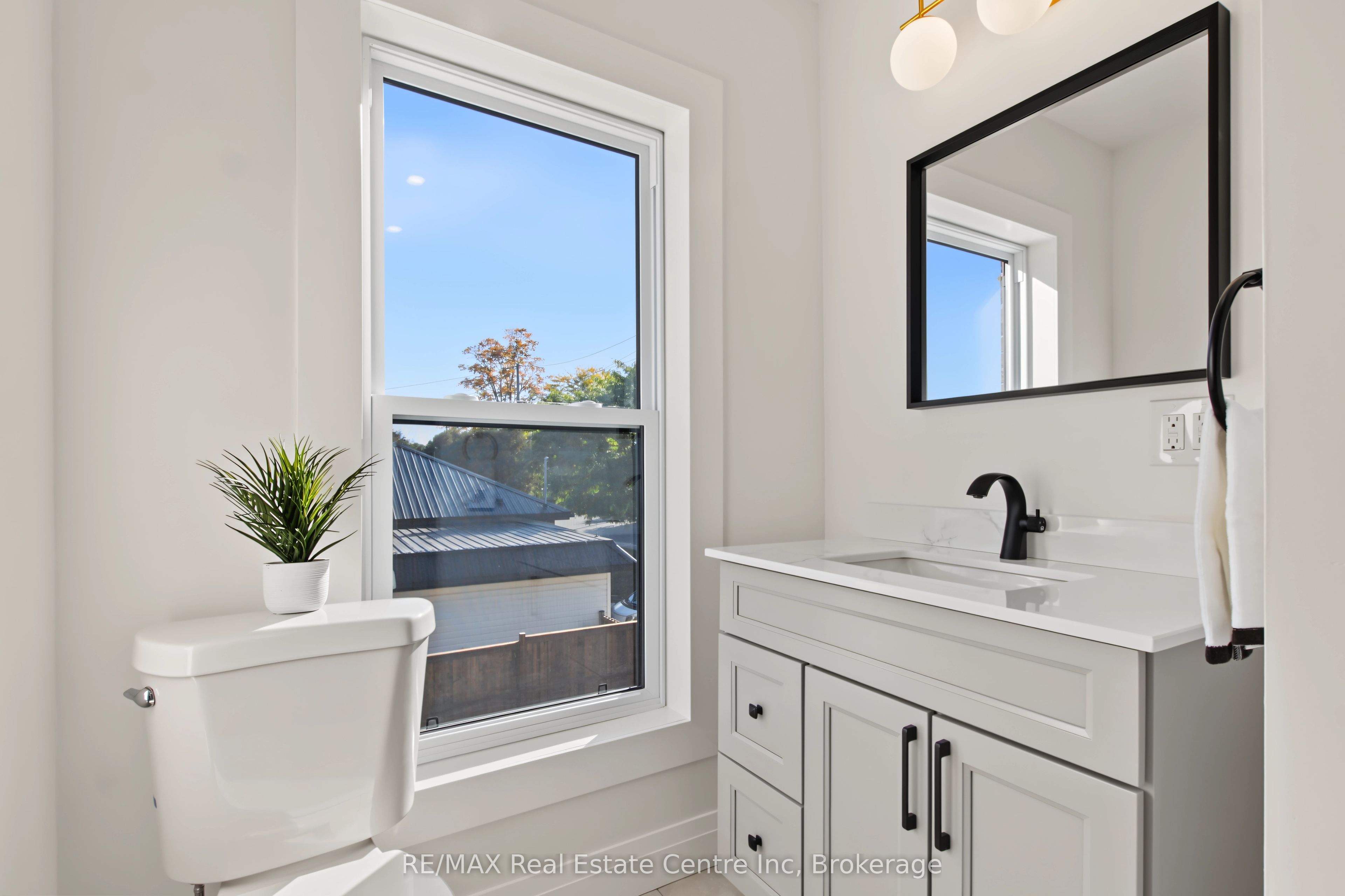 657 Frances Street Property Photo 30