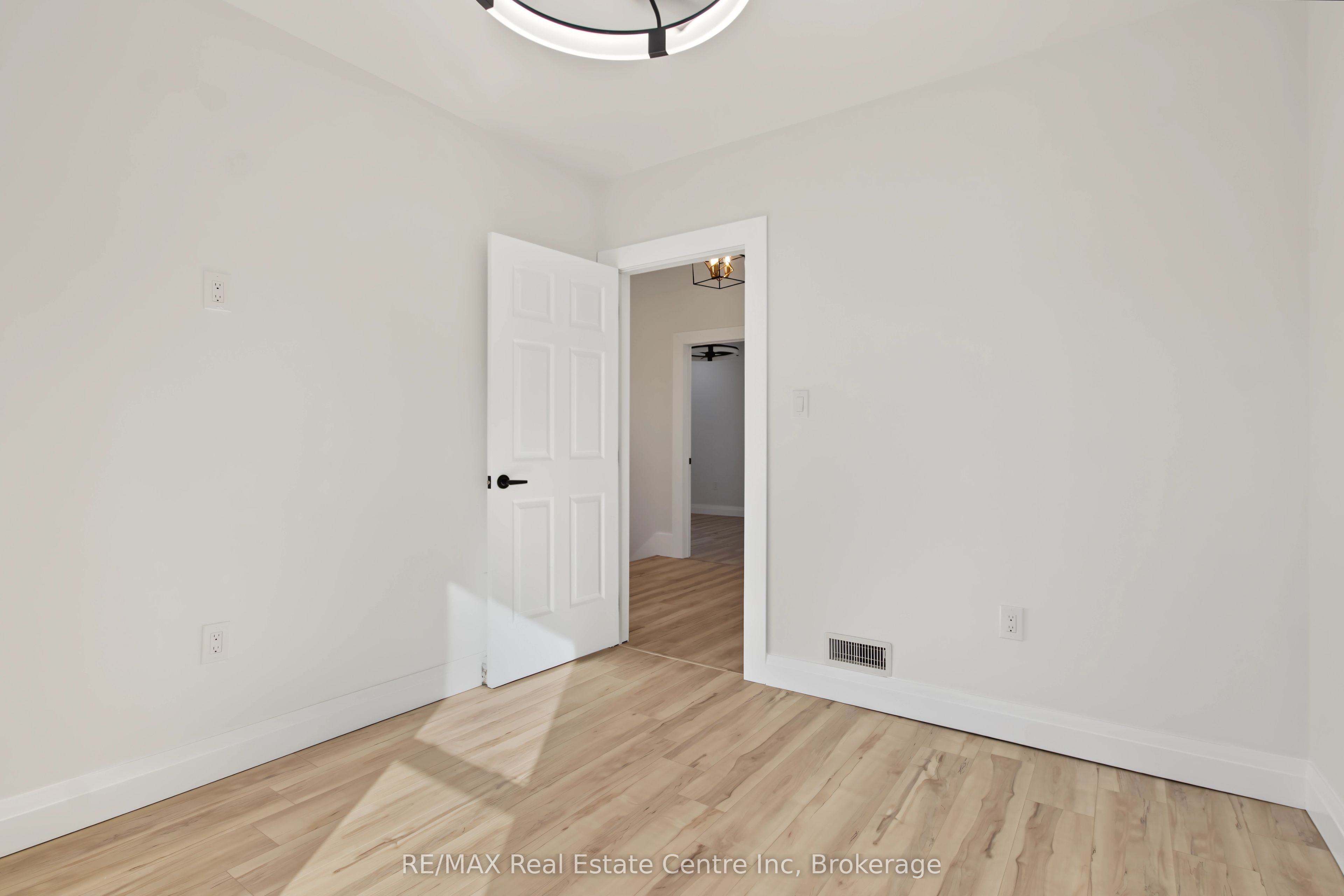 657 Frances Street Property Photo 36