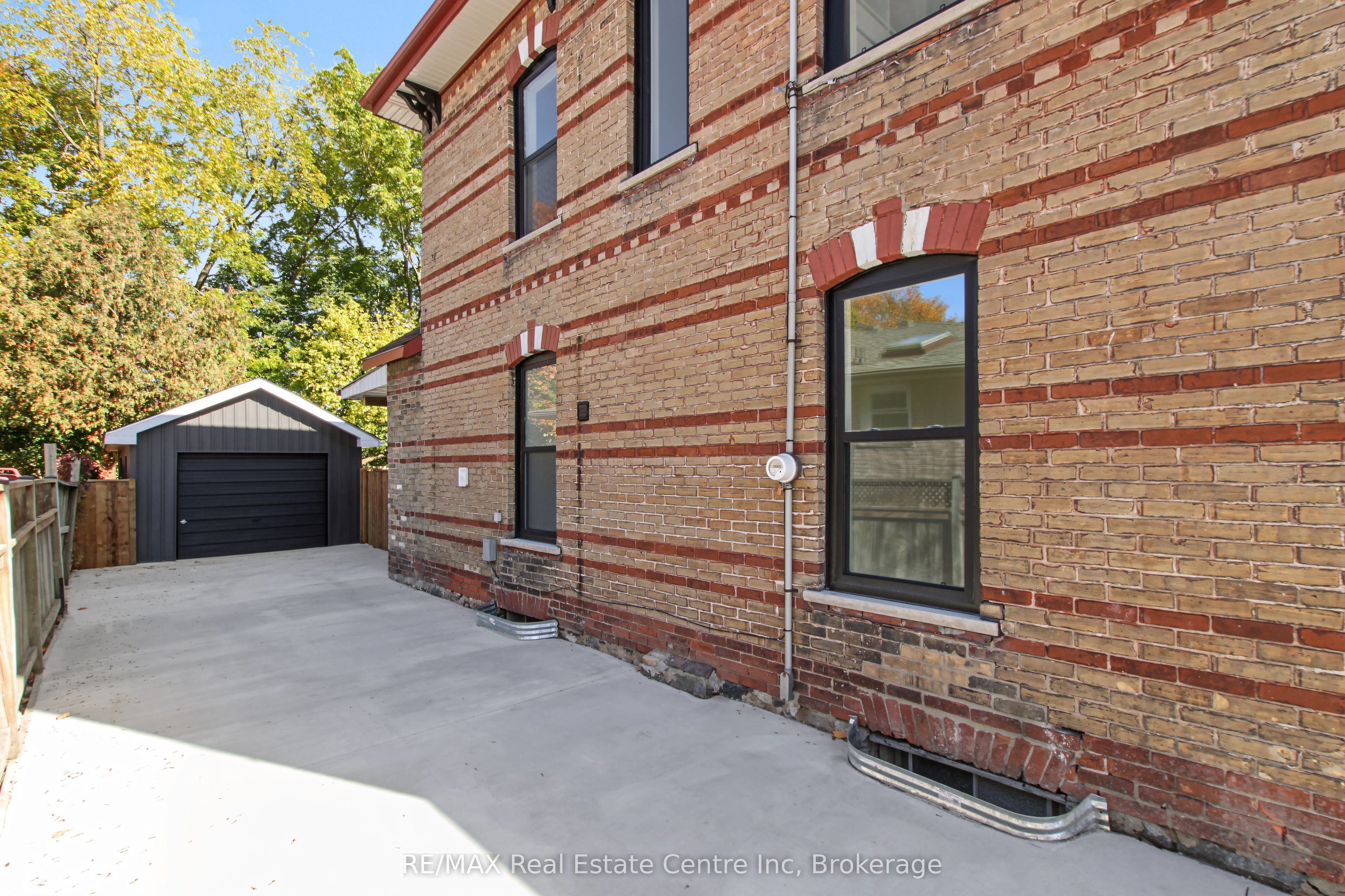 657 Frances Street Property Photo 45