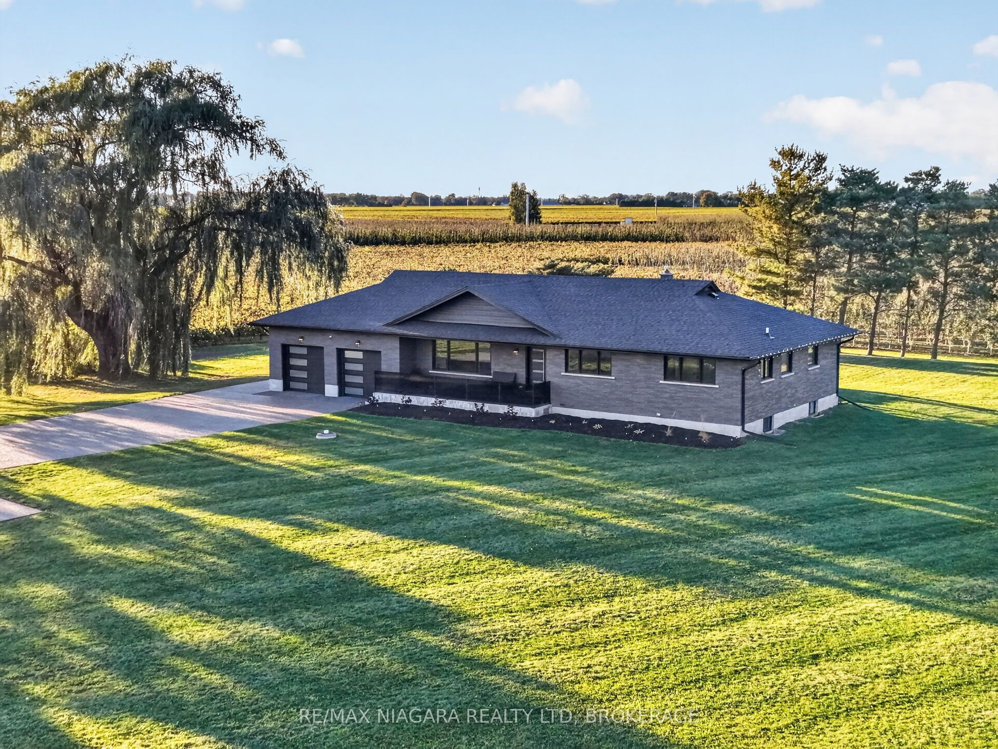 714 Carlton Street Property Photo 2