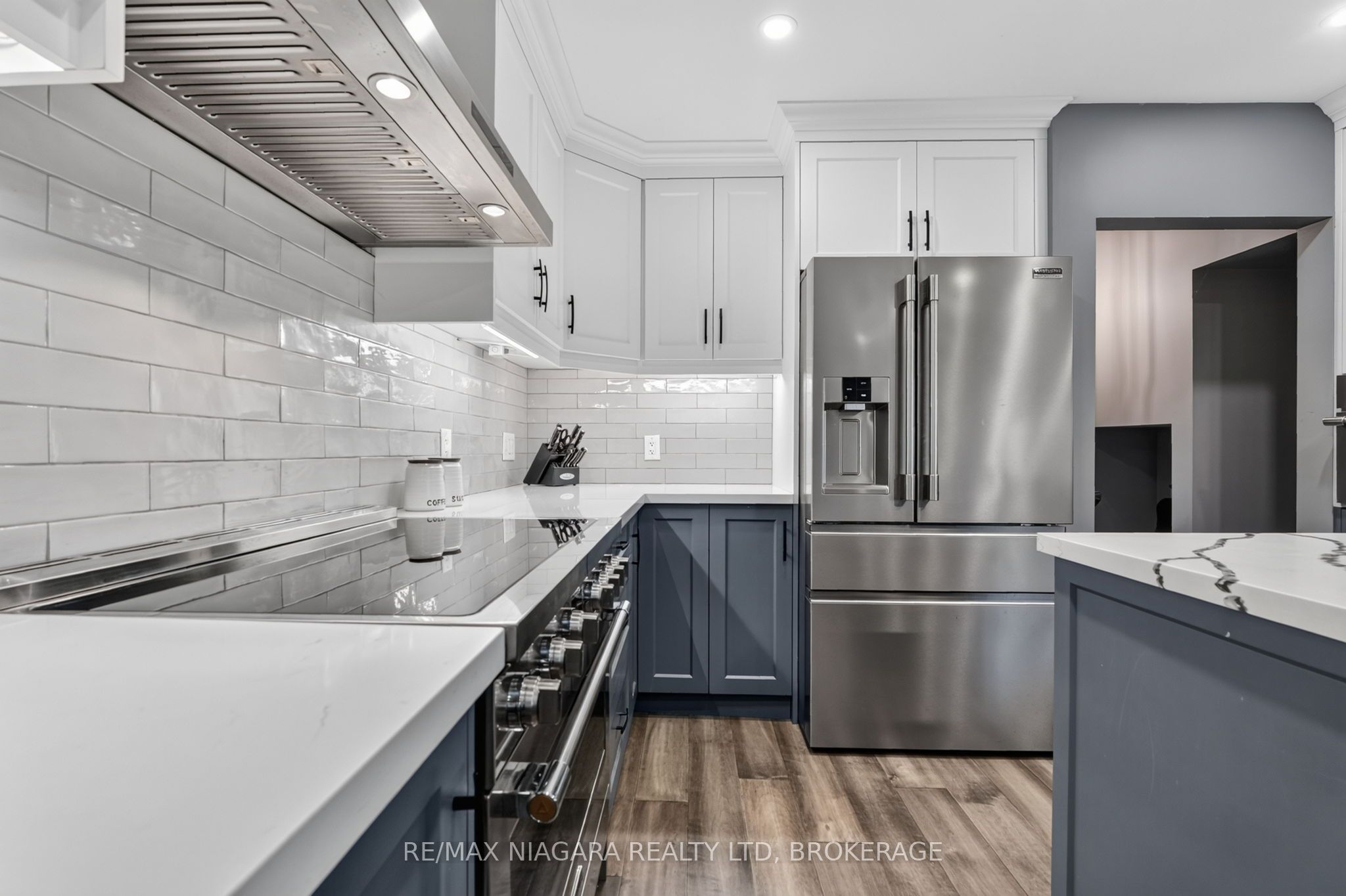 714 Carlton Street Property Photo 8