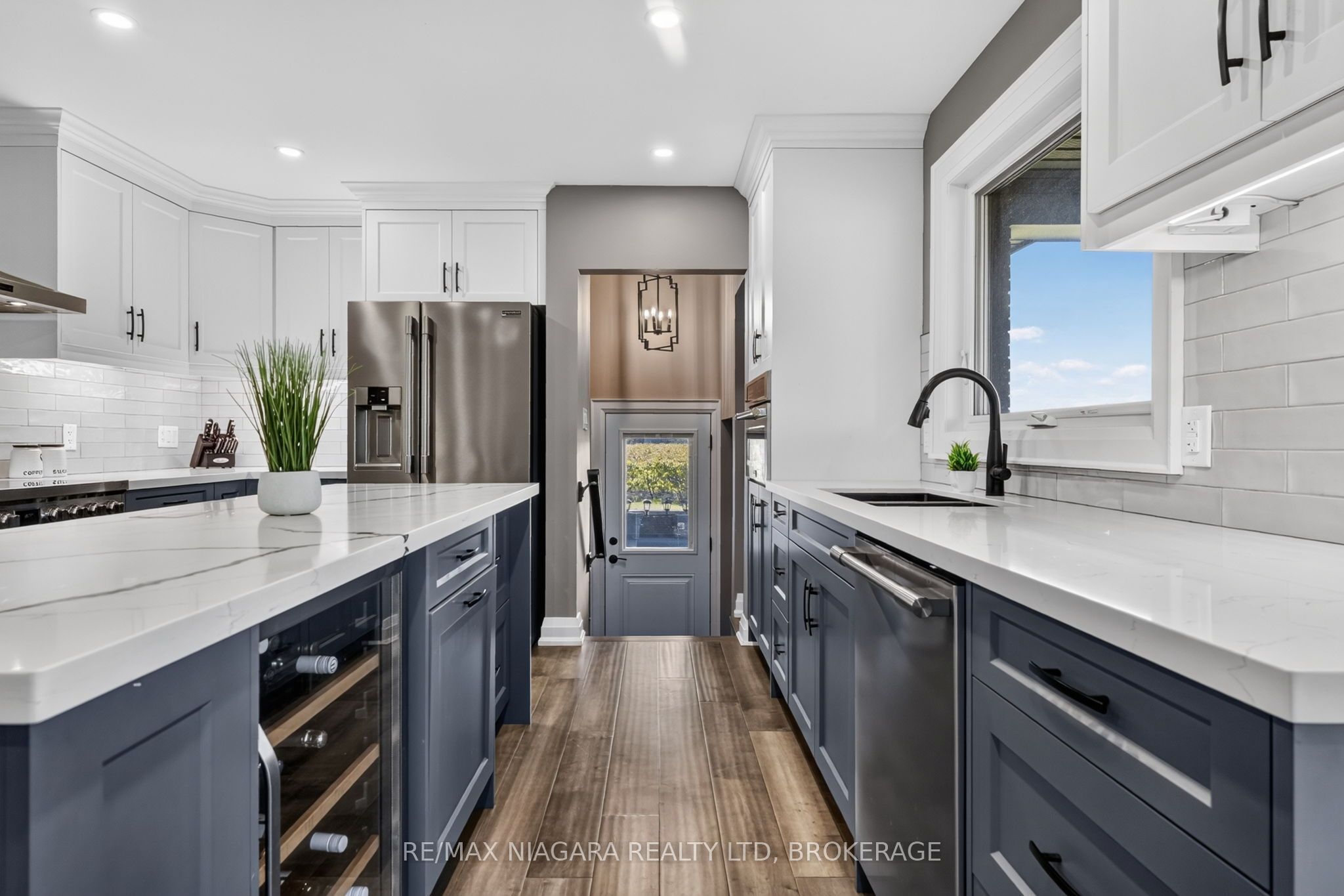 714 Carlton Street Property Photo 12