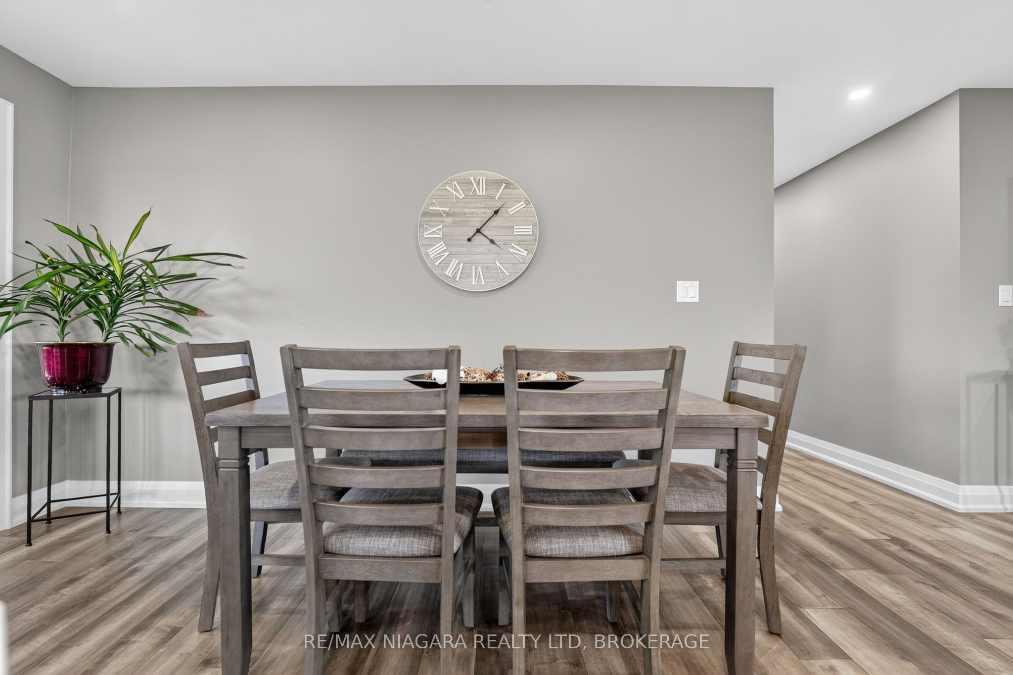 714 Carlton Street Property Photo 18