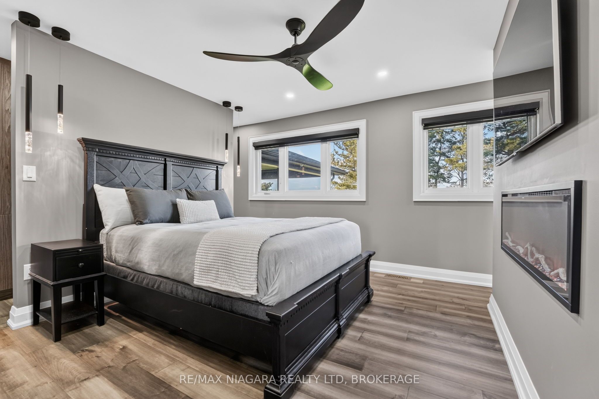 714 Carlton Street Property Photo 20