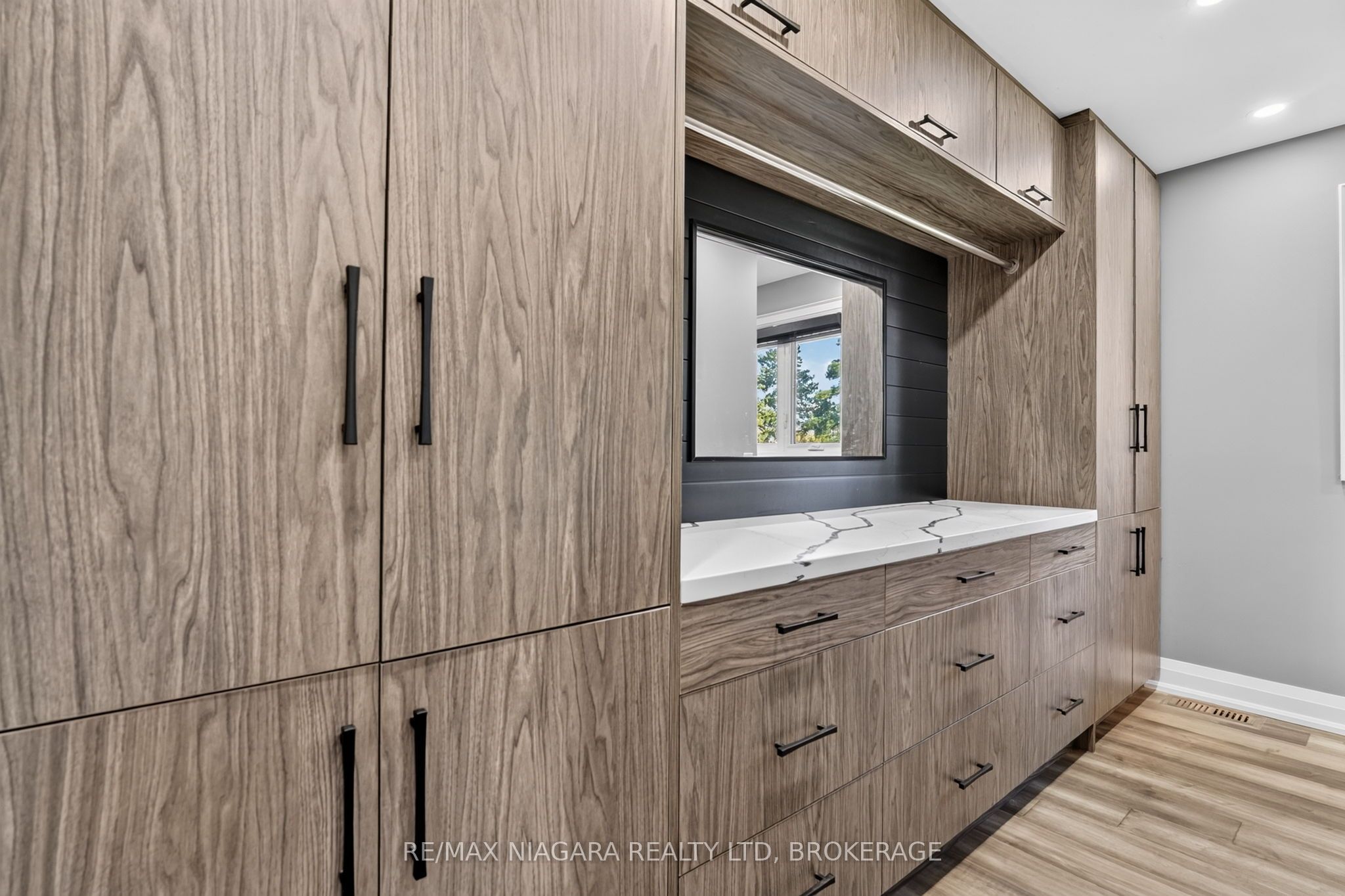 714 Carlton Street Property Photo 22