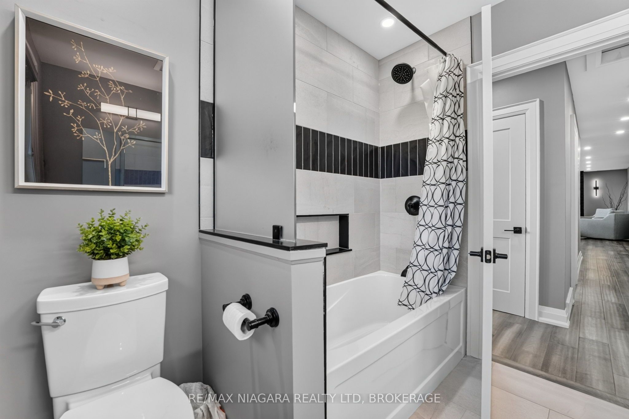 714 Carlton Street Property Photo 26