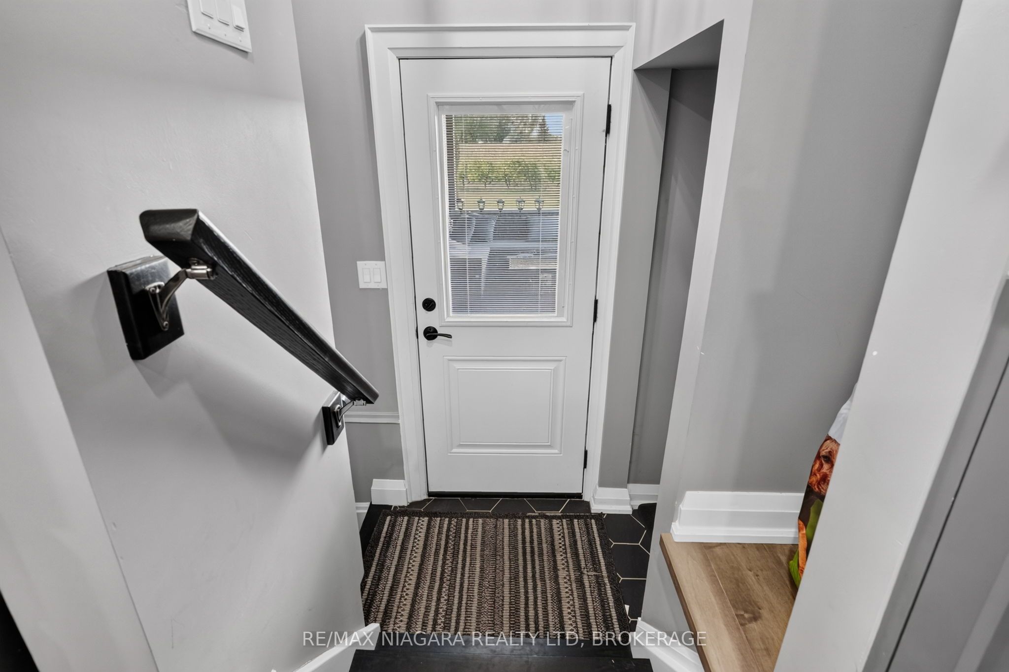 714 Carlton Street Property Photo 29