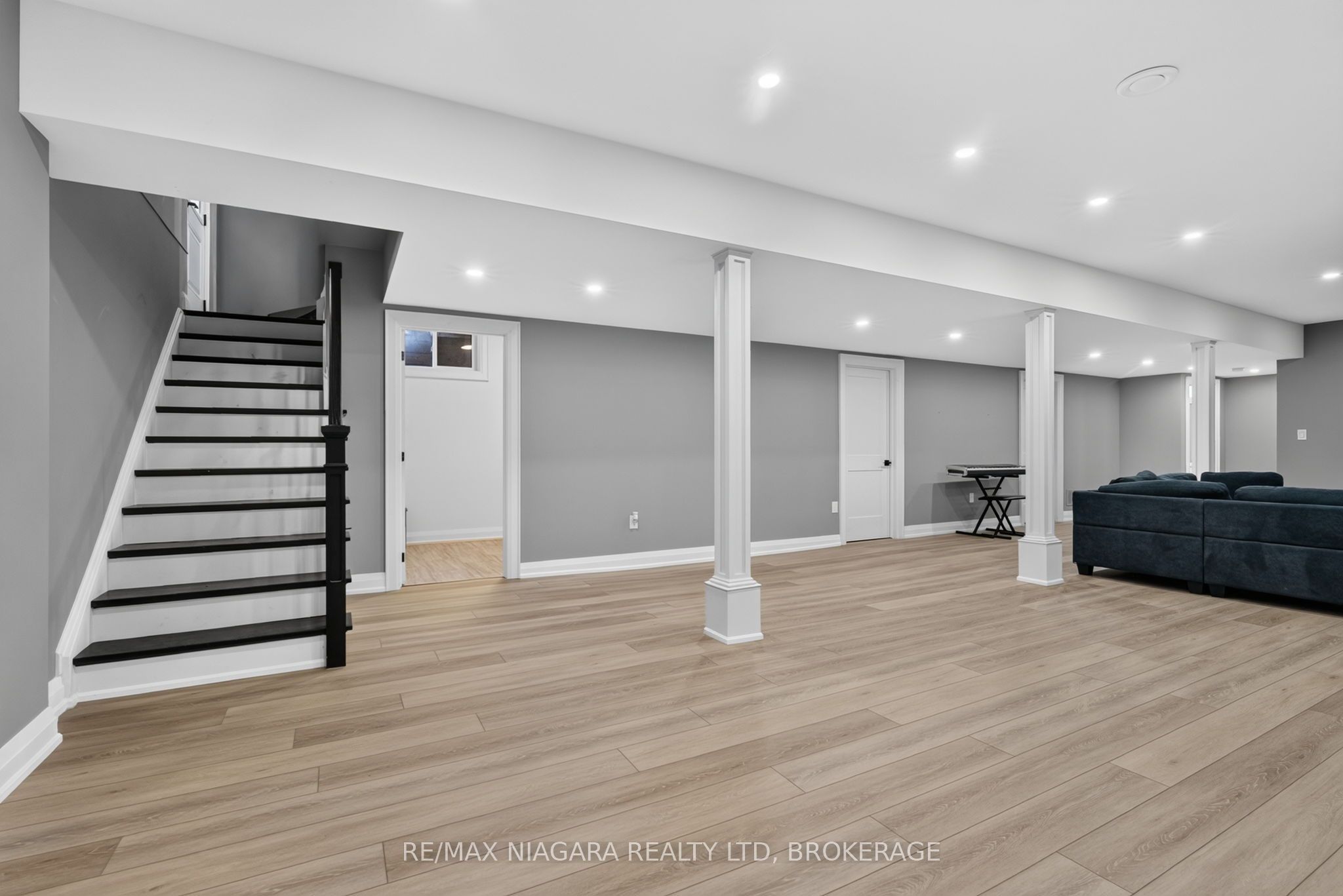 714 Carlton Street Property Photo 30