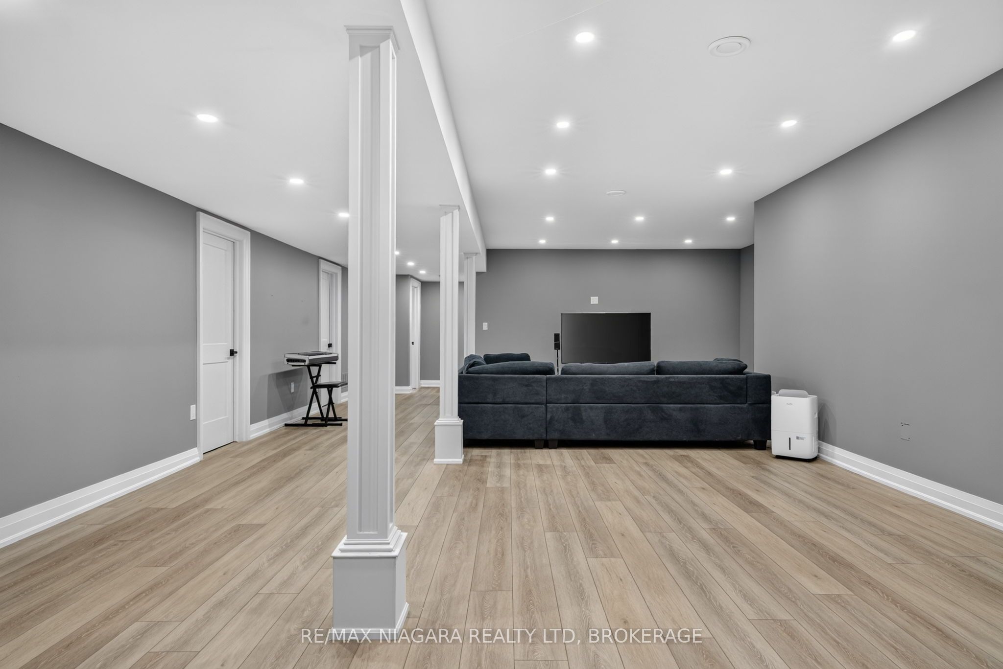 714 Carlton Street Property Photo 31
