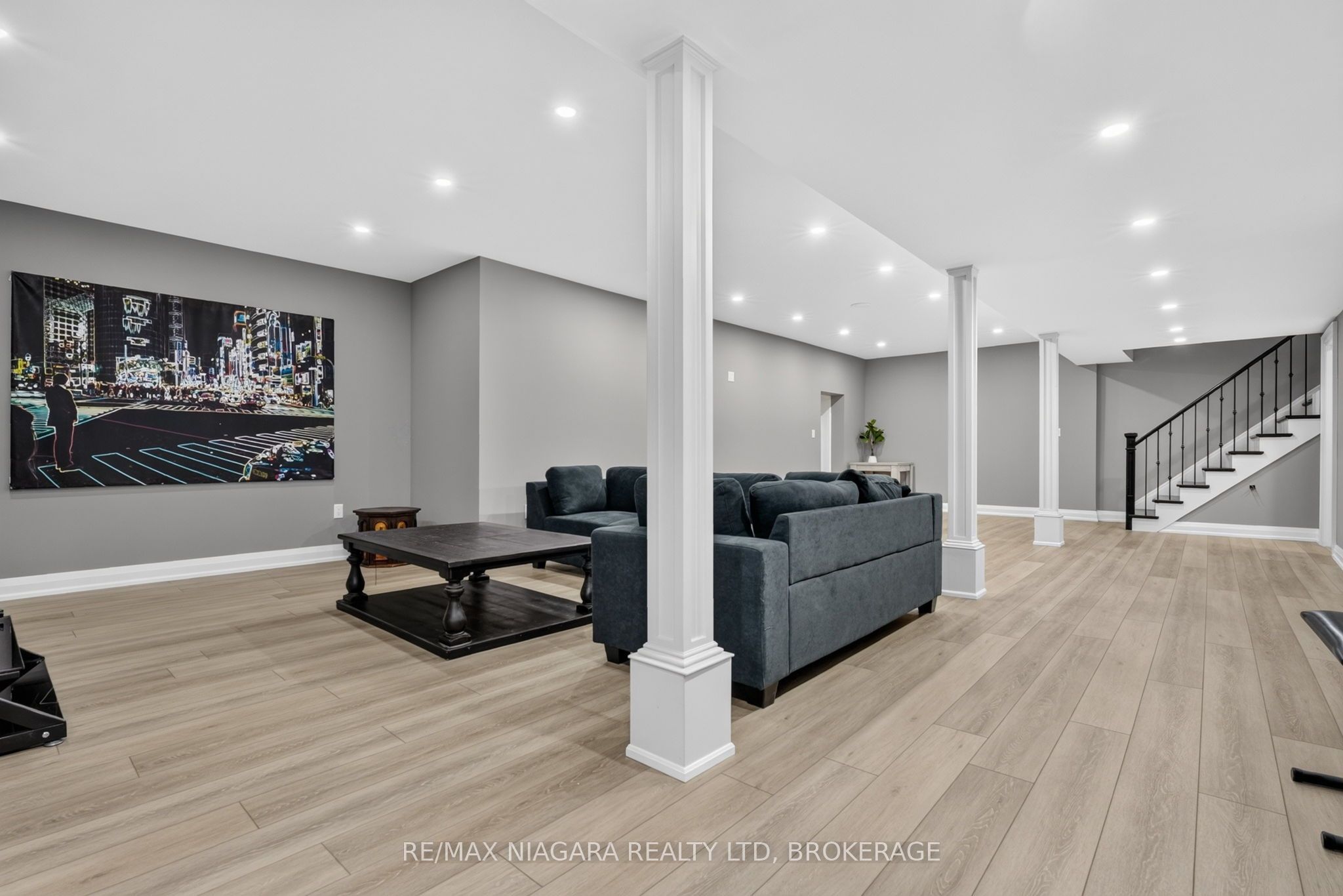 714 Carlton Street Property Photo 32