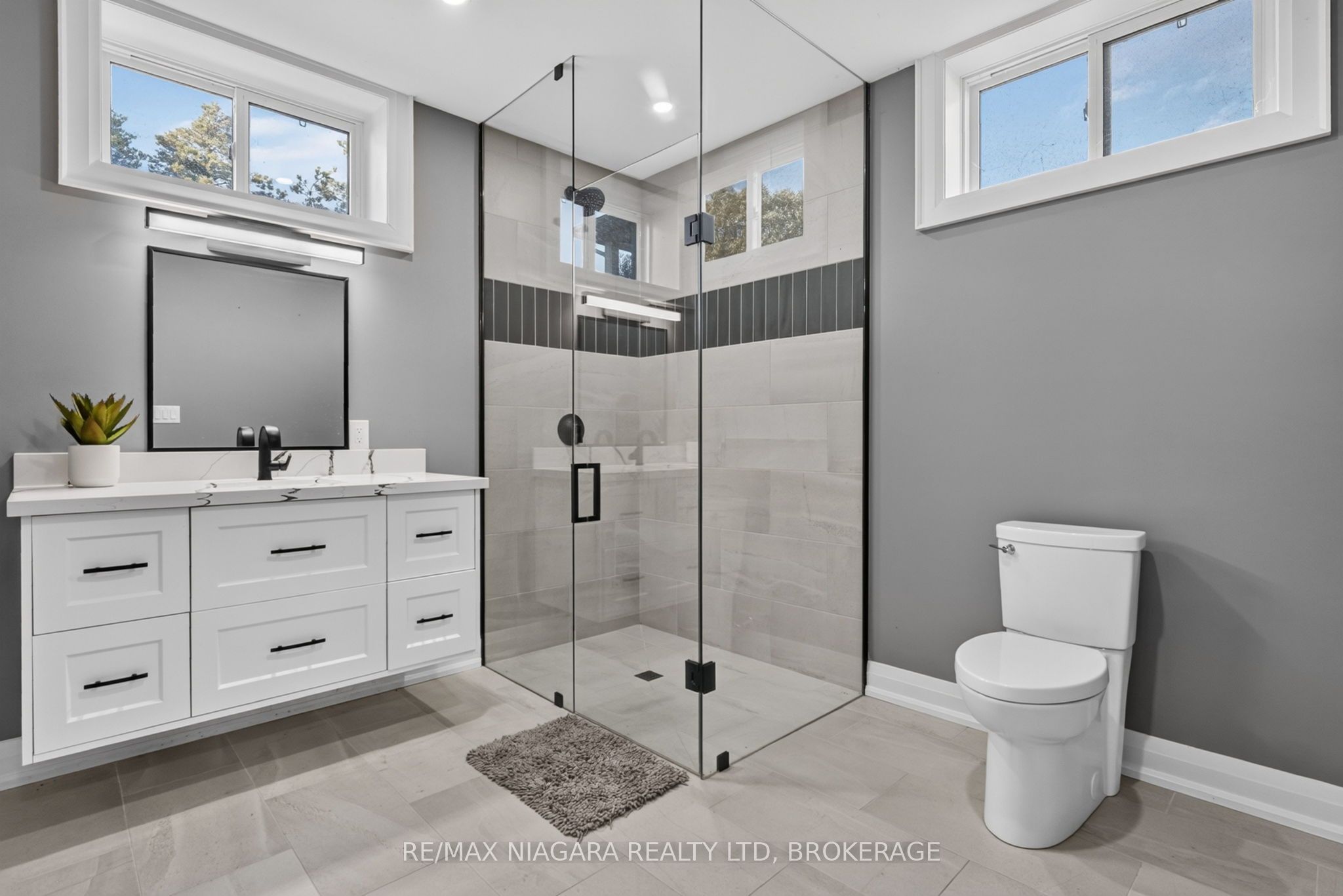 714 Carlton Street Property Photo 34