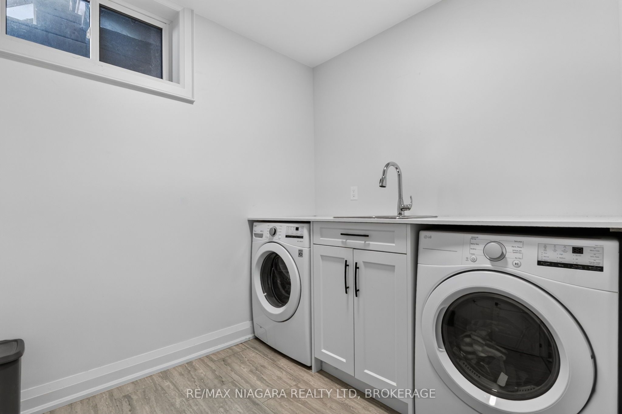 714 Carlton Street Property Photo 35