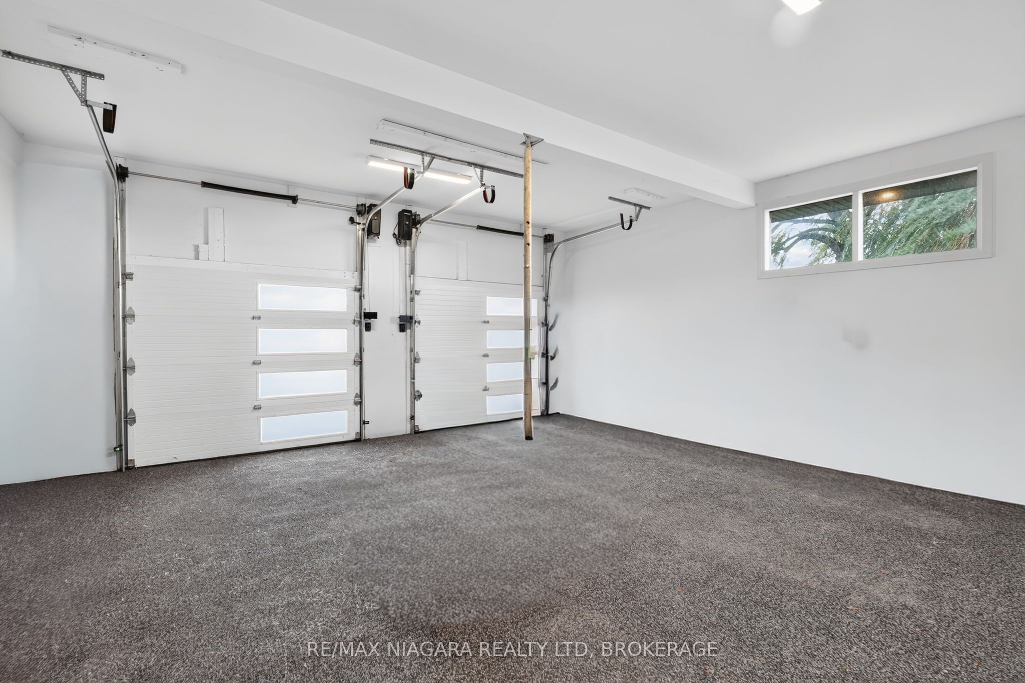 714 Carlton Street Property Photo 37