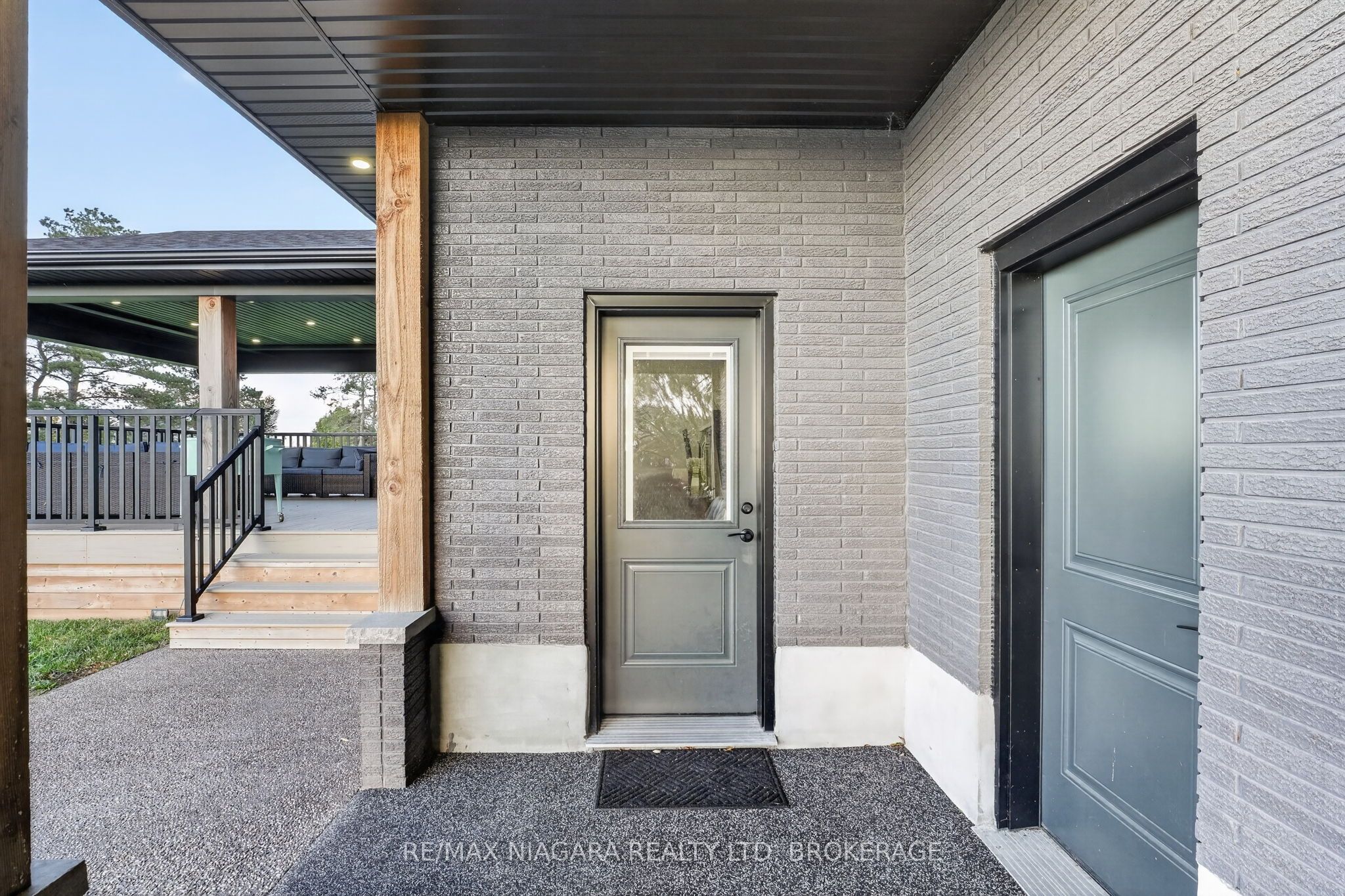 714 Carlton Street Property Photo 38