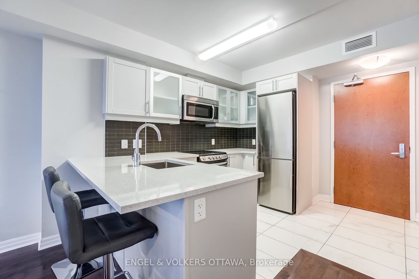195 Besserer Street 1407 Property Photo 12