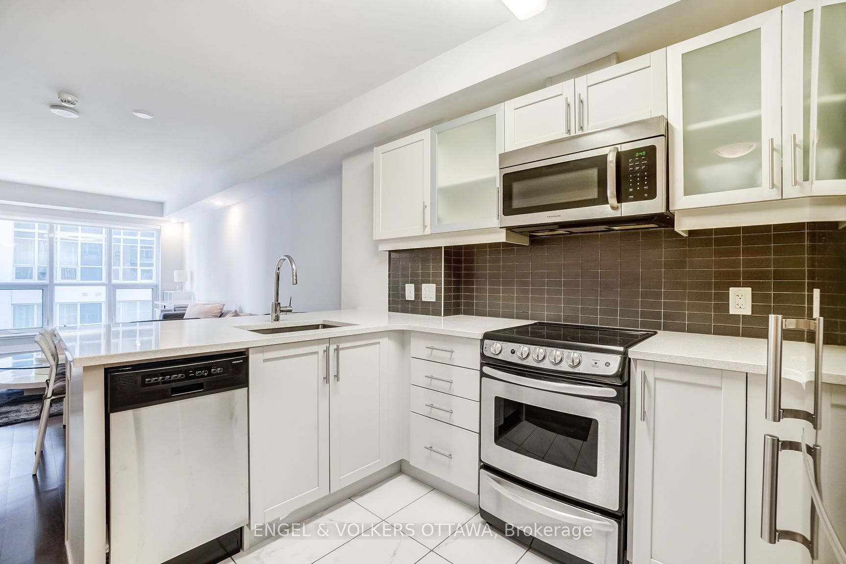 195 Besserer Street 1407 Property Photo 14
