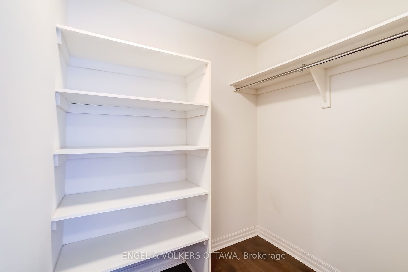 195 Besserer Street 1407 Property Photo 25