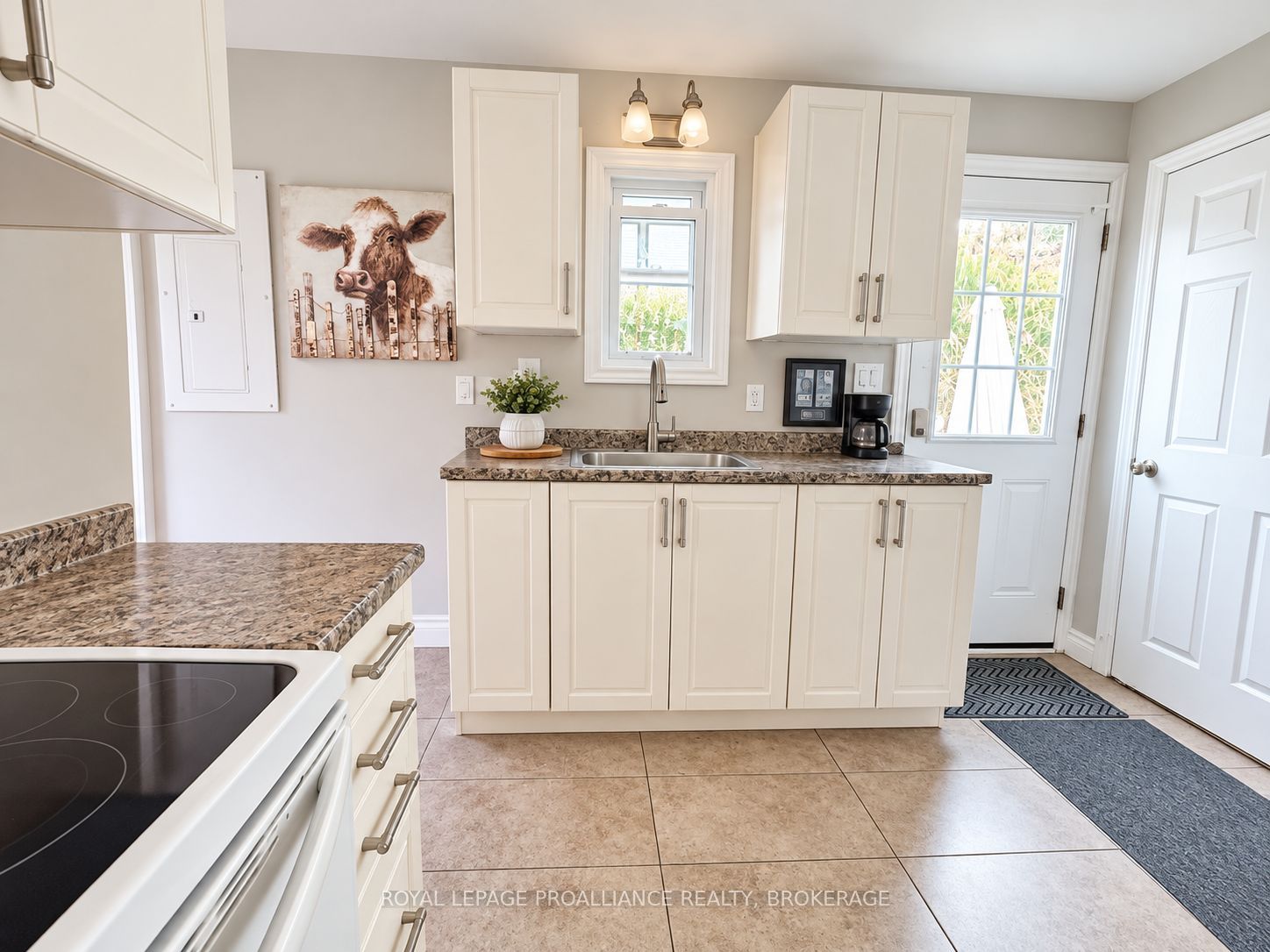 165 Pearl Street W Property Photo 5