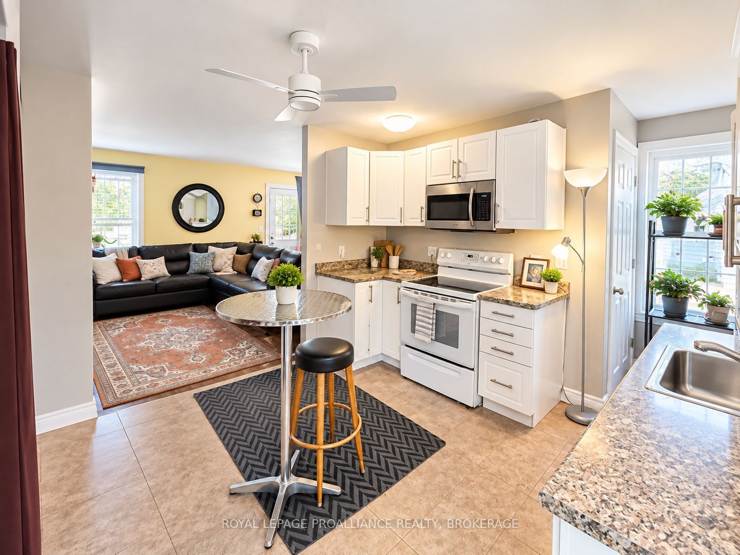 165 Pearl Street W Property Photo 6