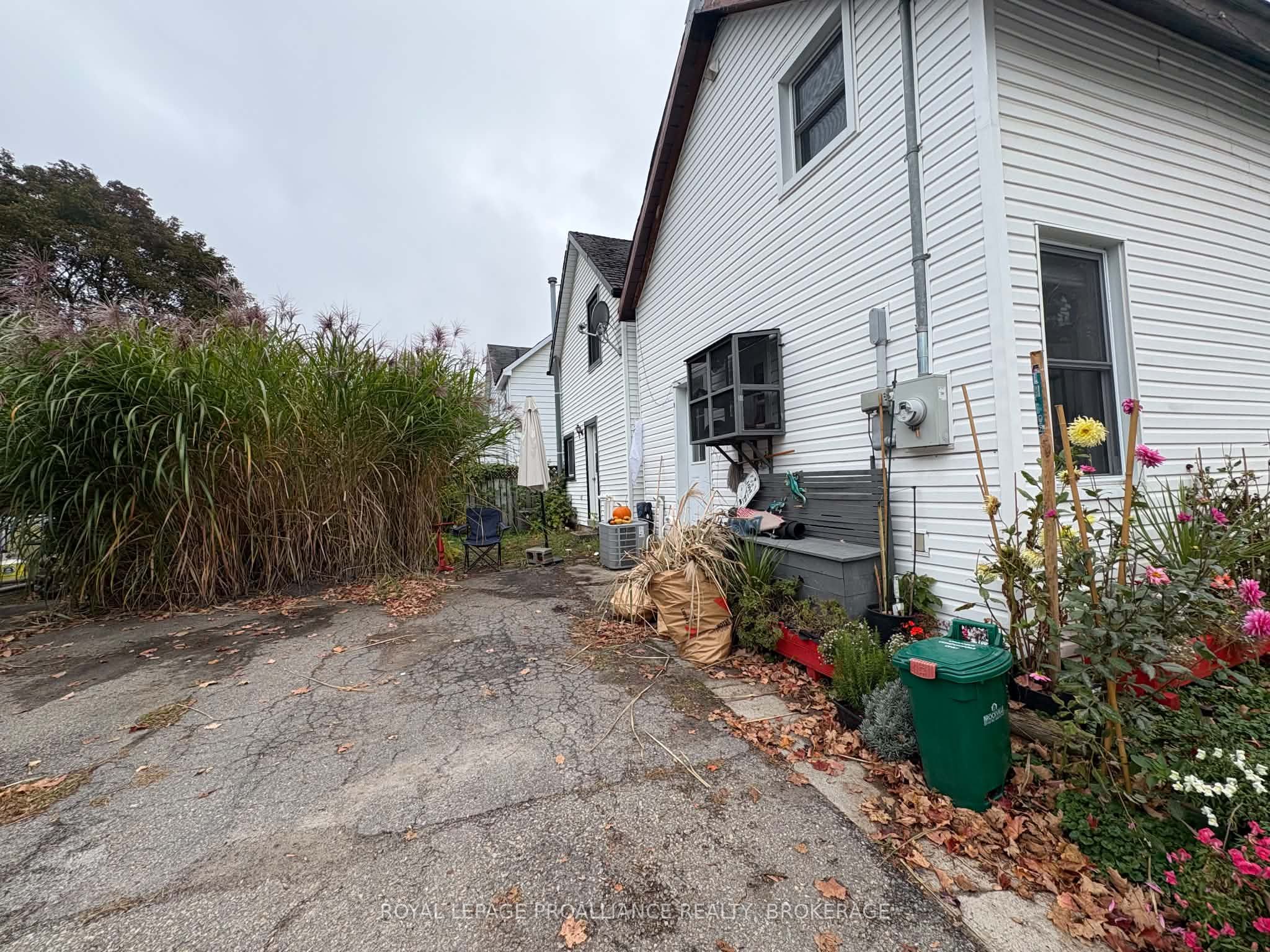165 Pearl Street W Property Photo 18