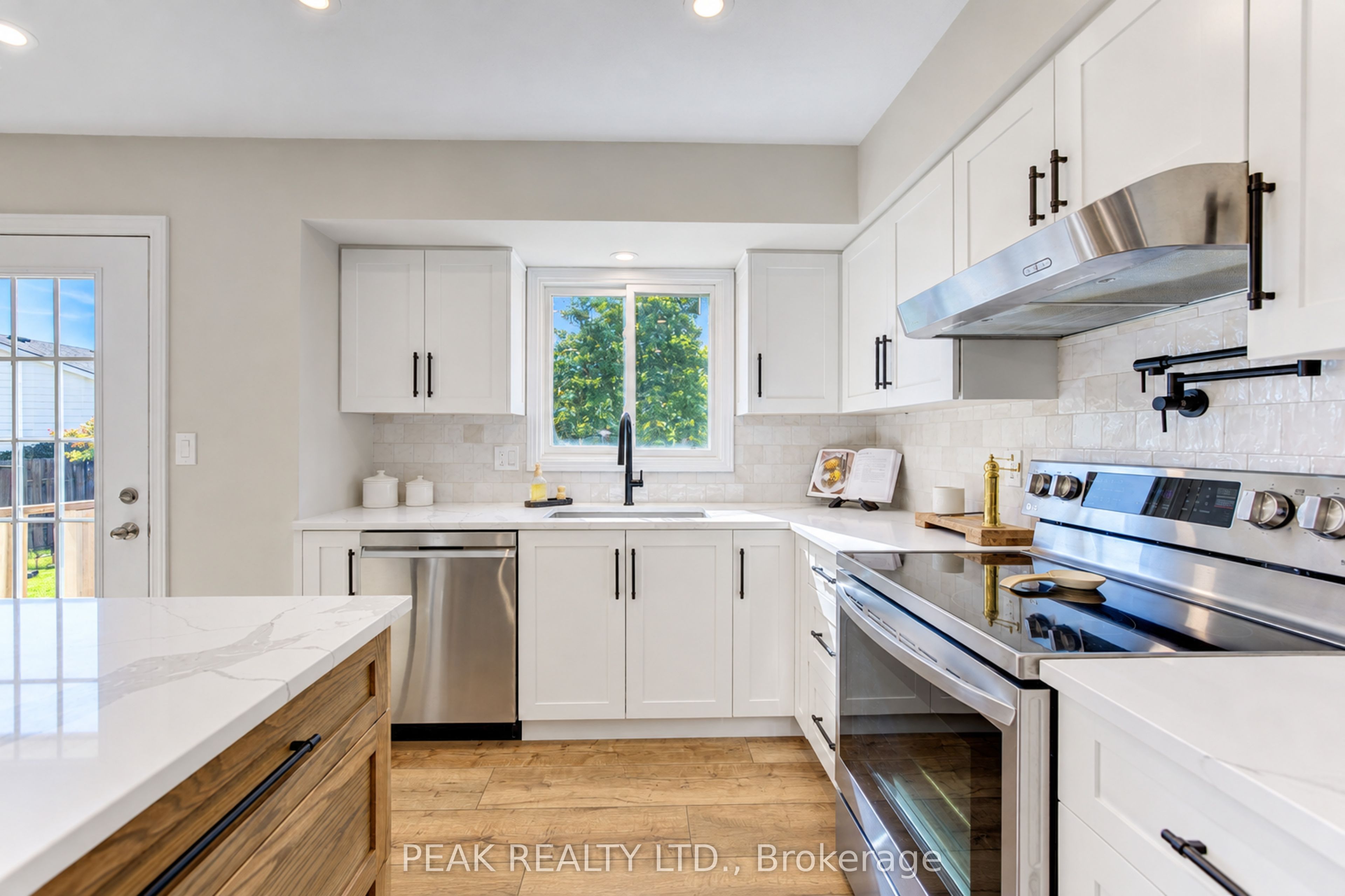 23 Jacob Street W Property Photo 10