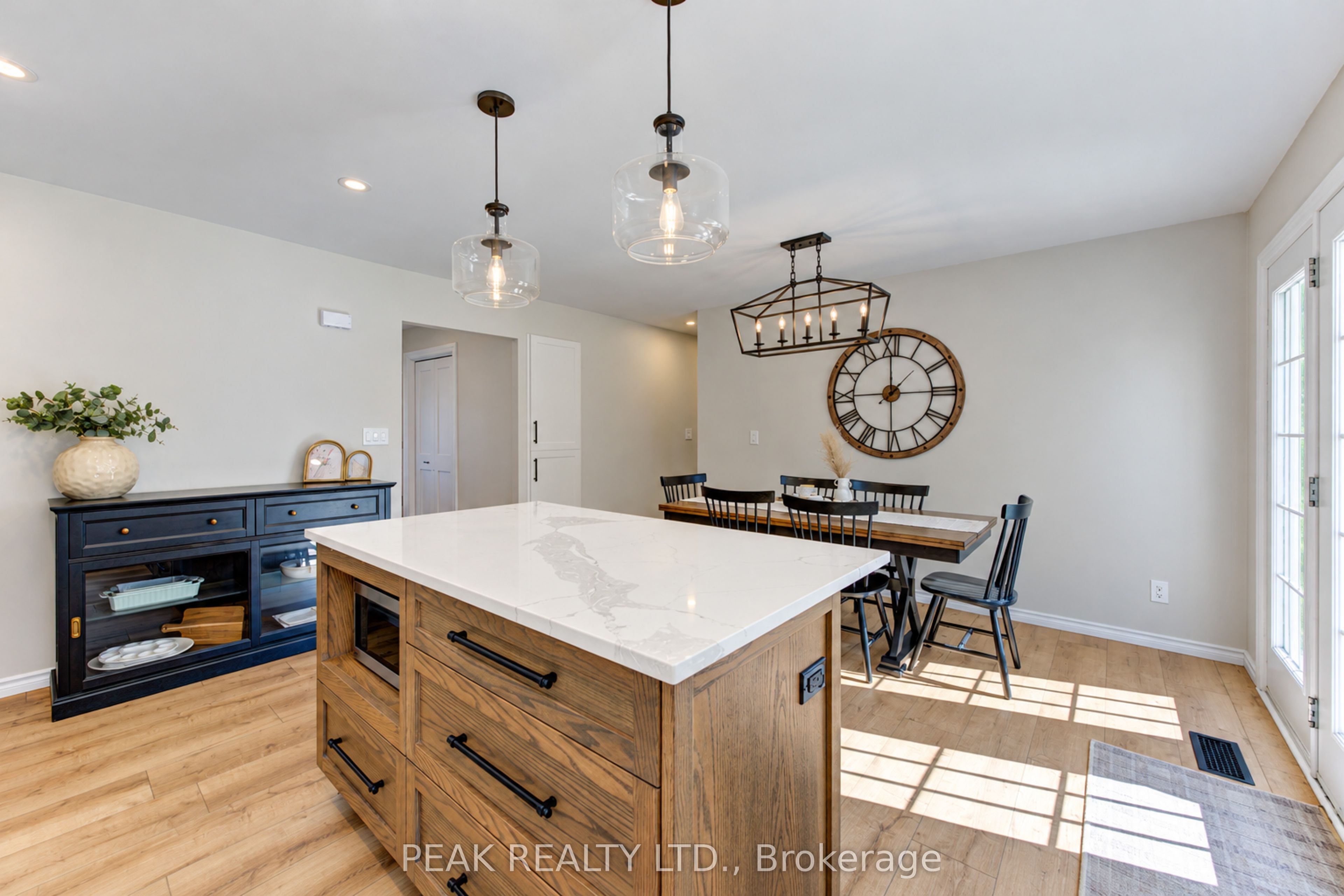 23 Jacob Street W Property Photo 16