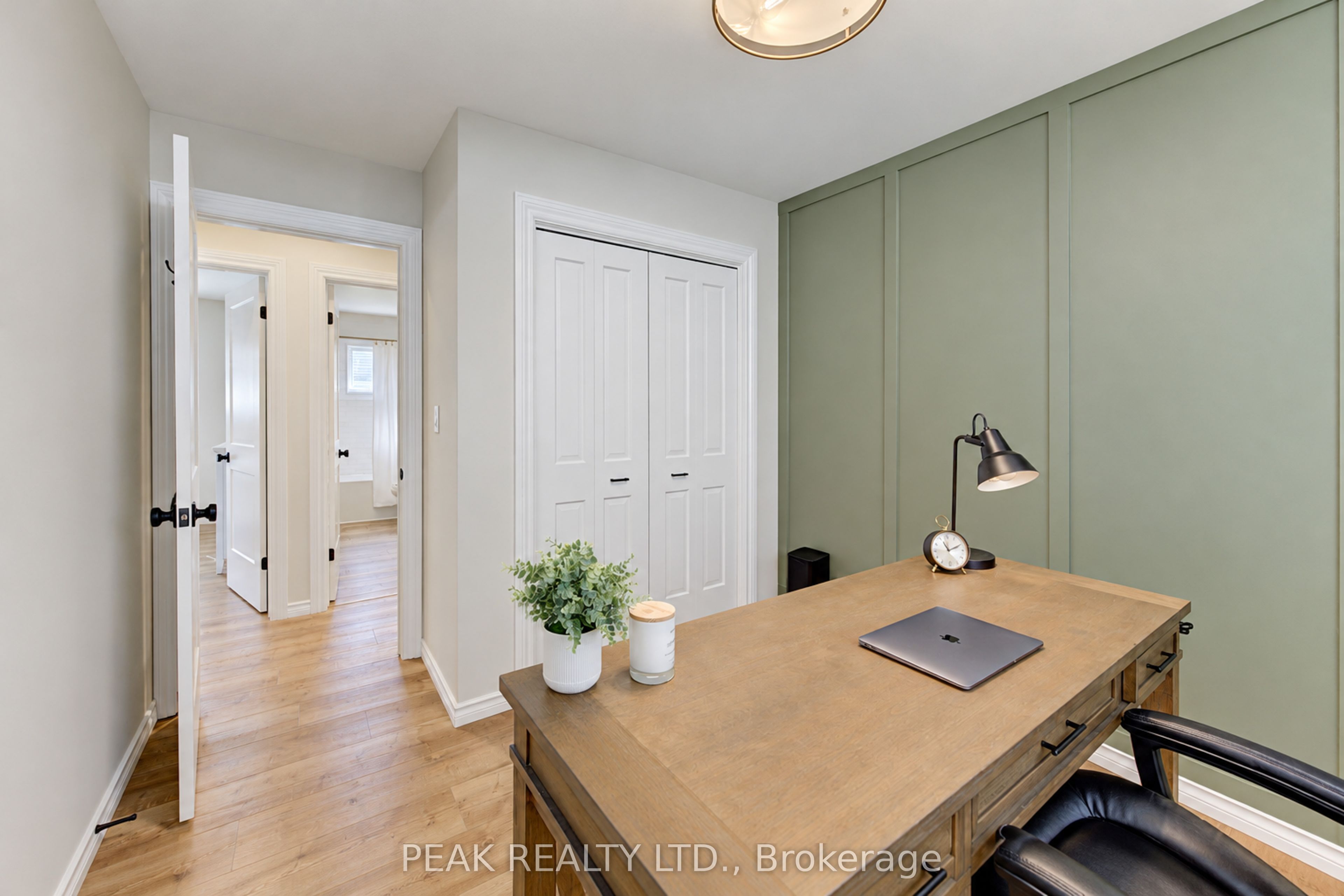 23 Jacob Street W Property Photo 23