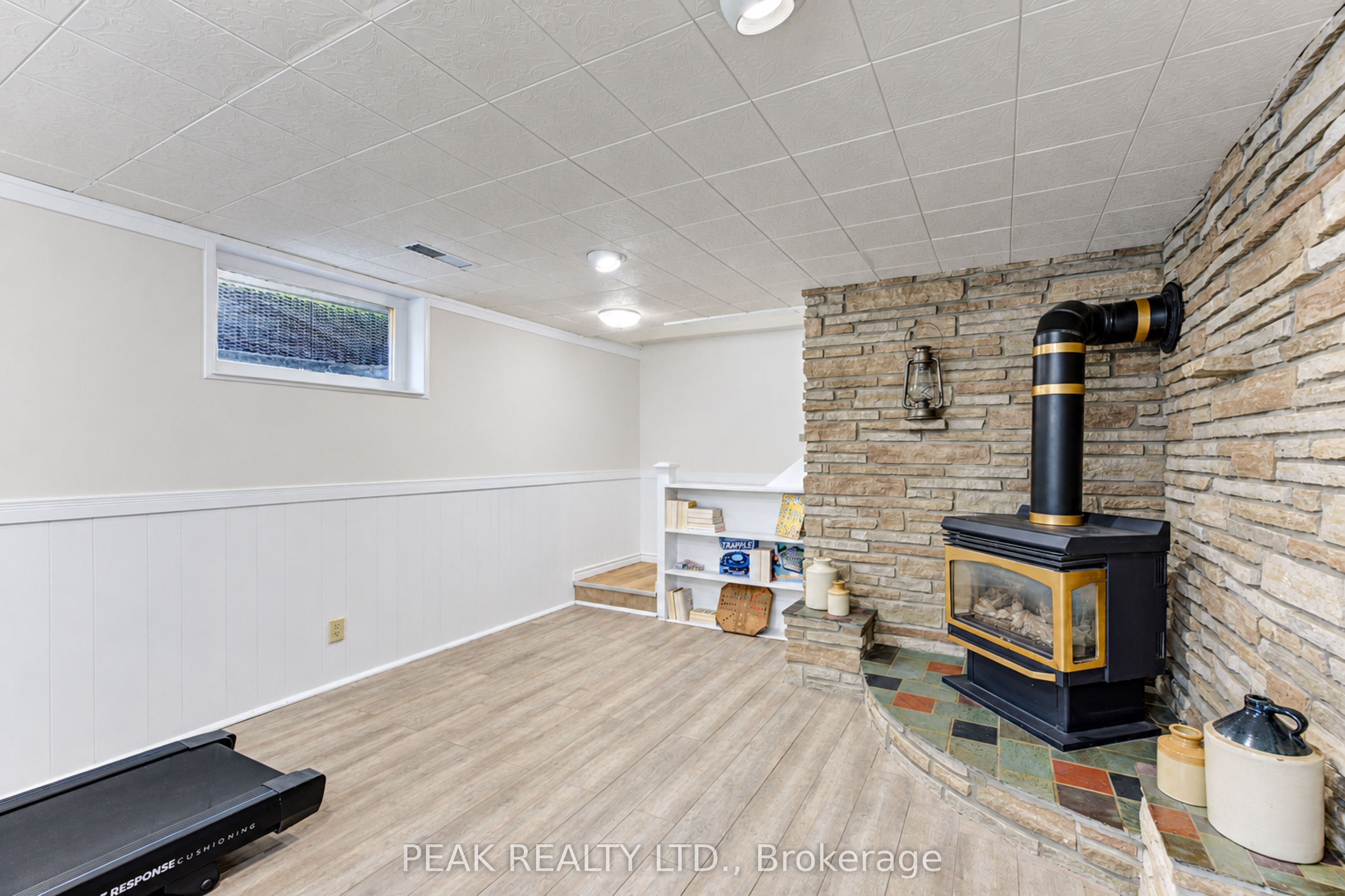 23 Jacob Street W Property Photo 32