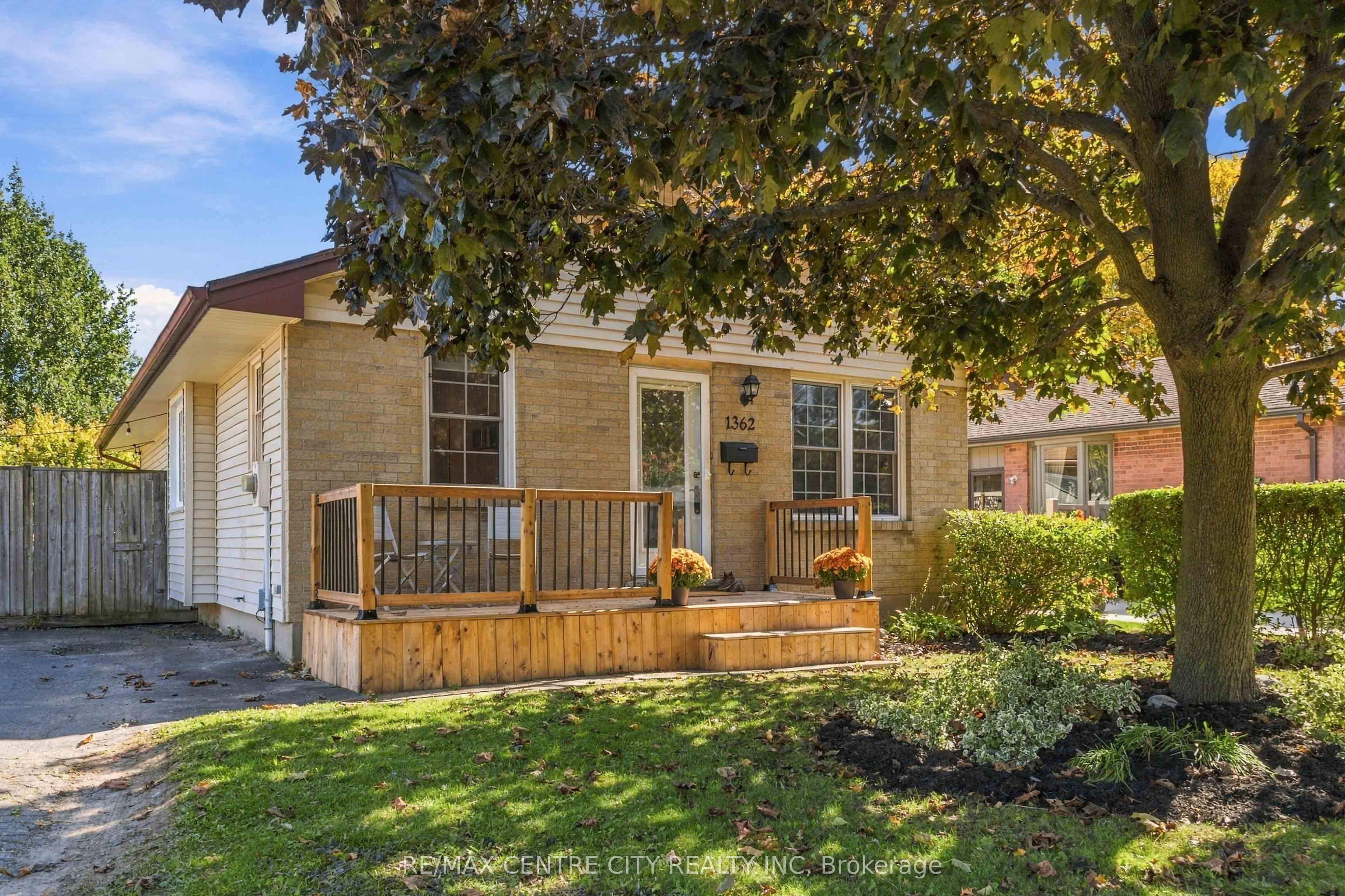 1362 Aldersbrook Road Property Photo 1