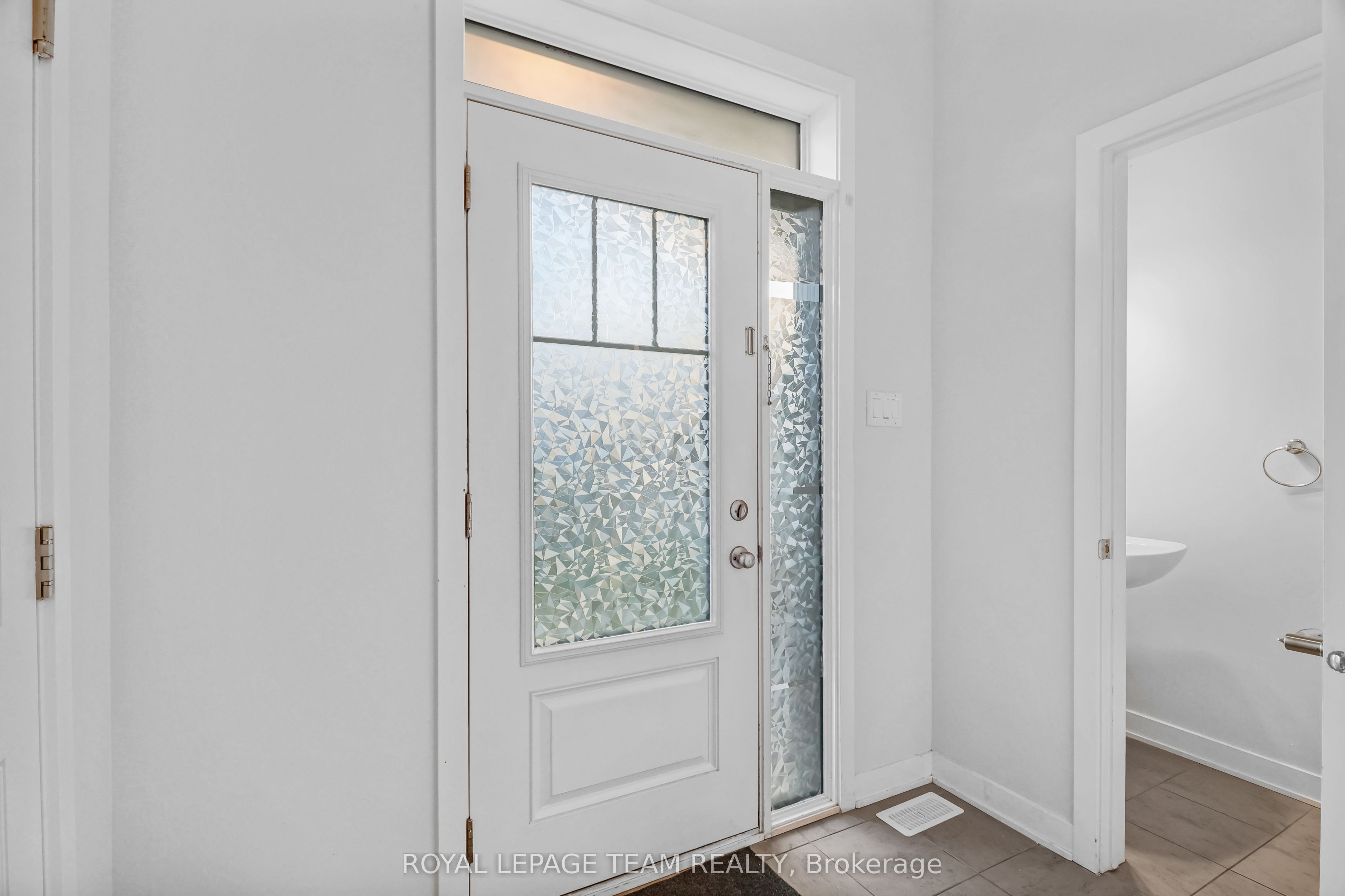 2177 Winsome Terrace Property Photo 3