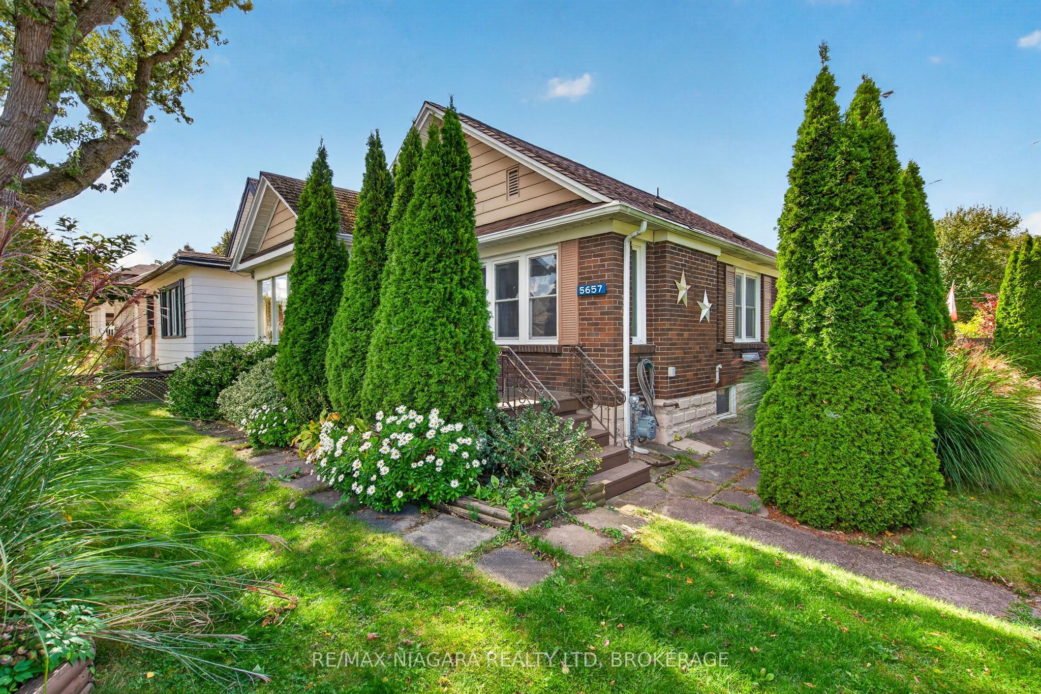 5657 Prince Edward Avenue Property Photo 2