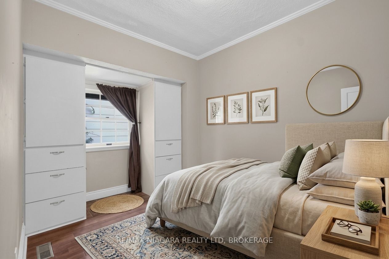 5657 Prince Edward Avenue Property Photo 14