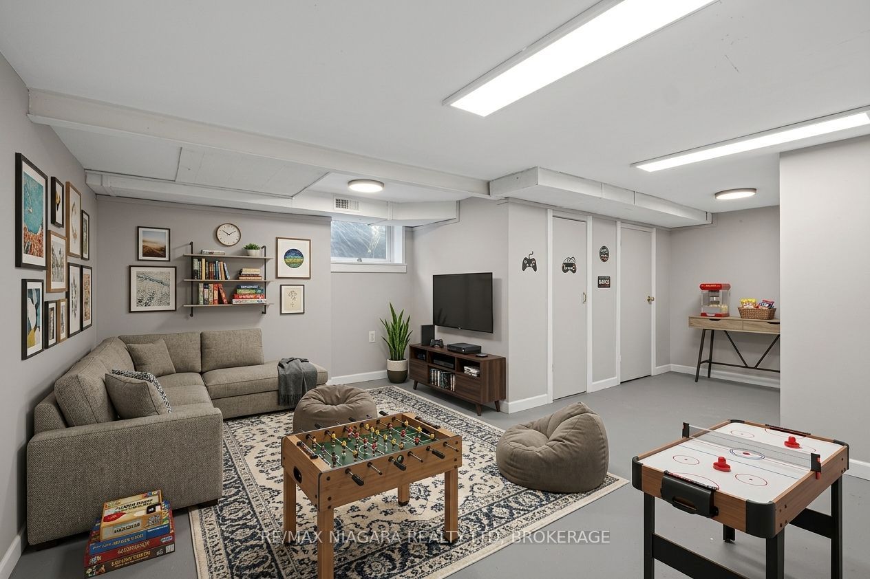 5657 Prince Edward Avenue Property Photo 27