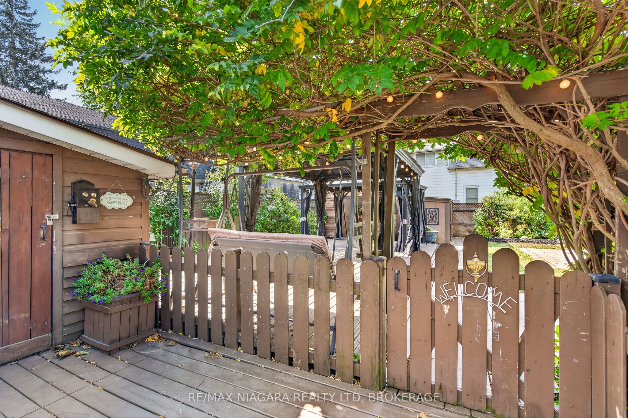 5657 Prince Edward Avenue Property Photo 34