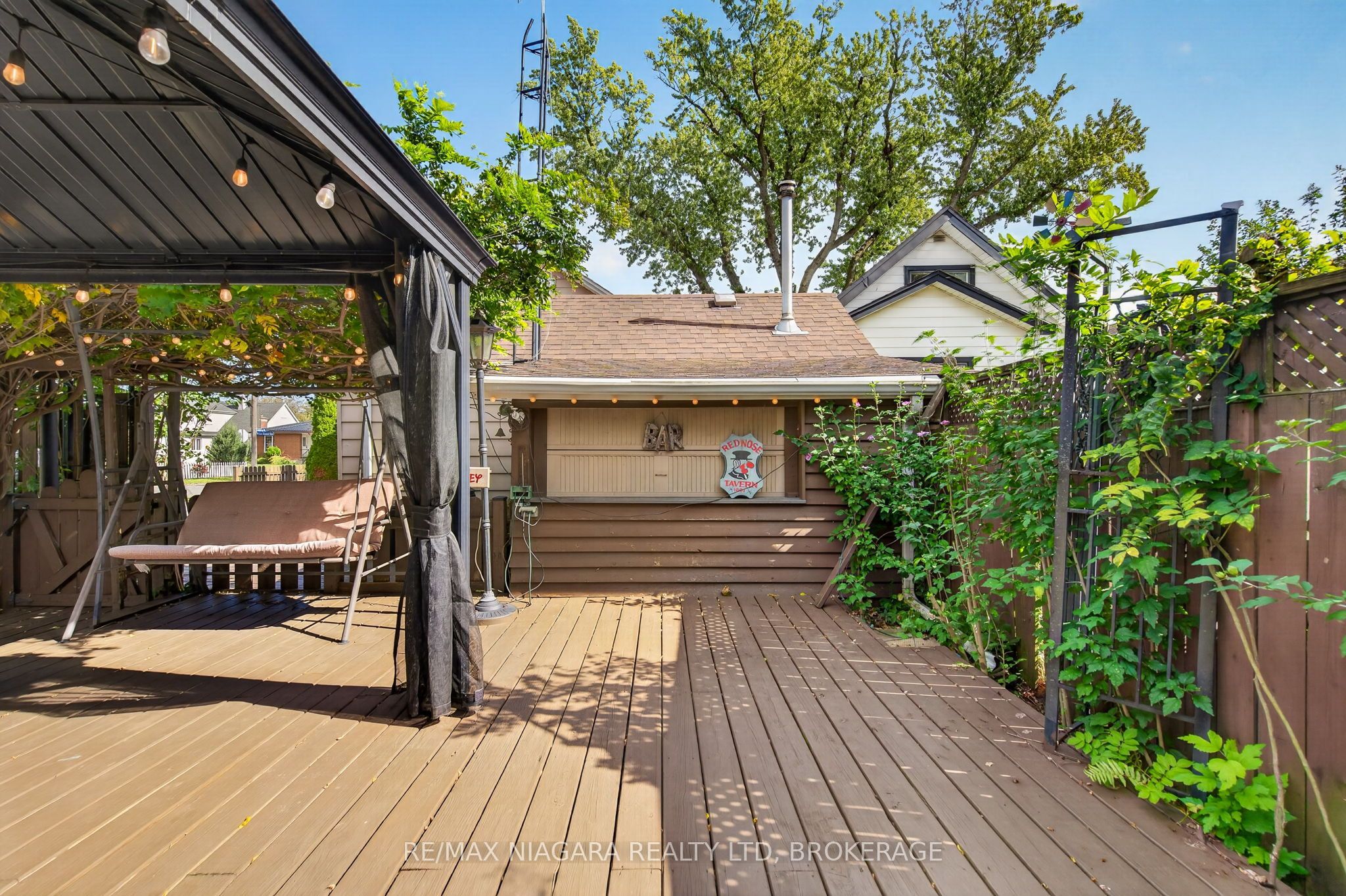 5657 Prince Edward Avenue Property Photo 38