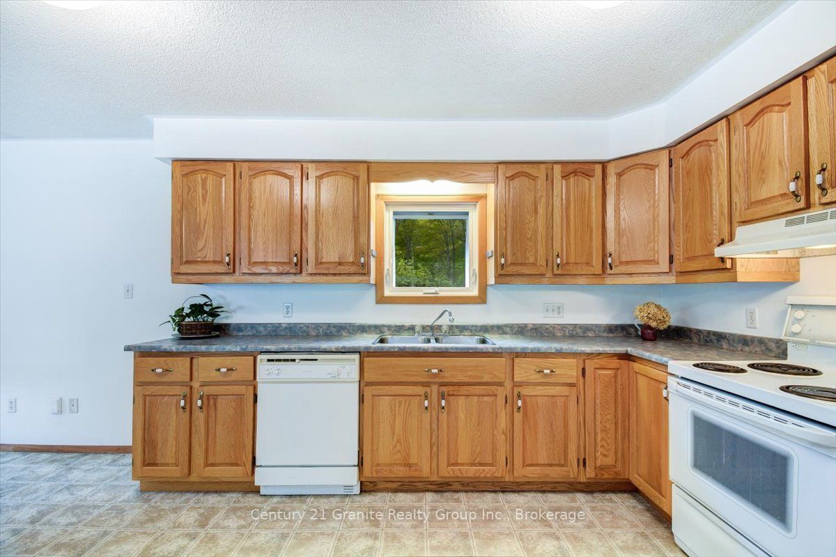 66 Hastings Street S Property Photo 6