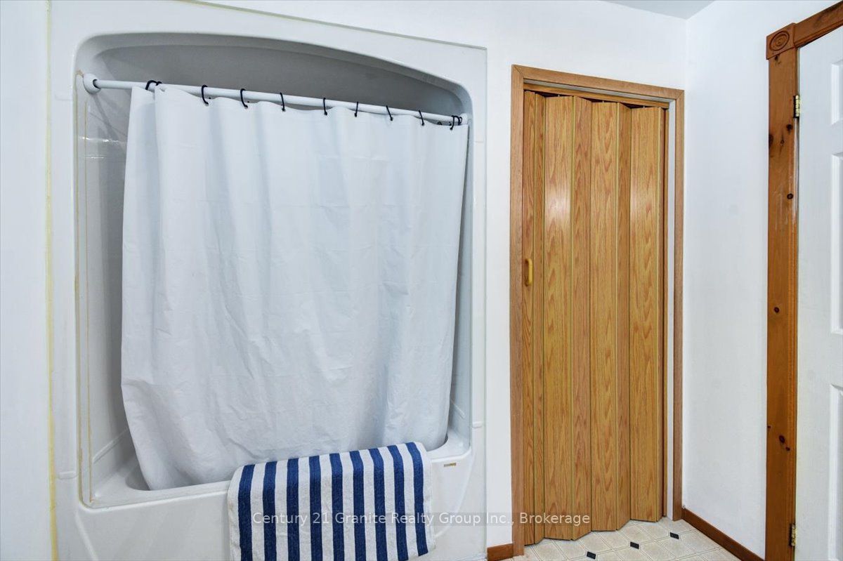 66 Hastings Street S Property Photo 21