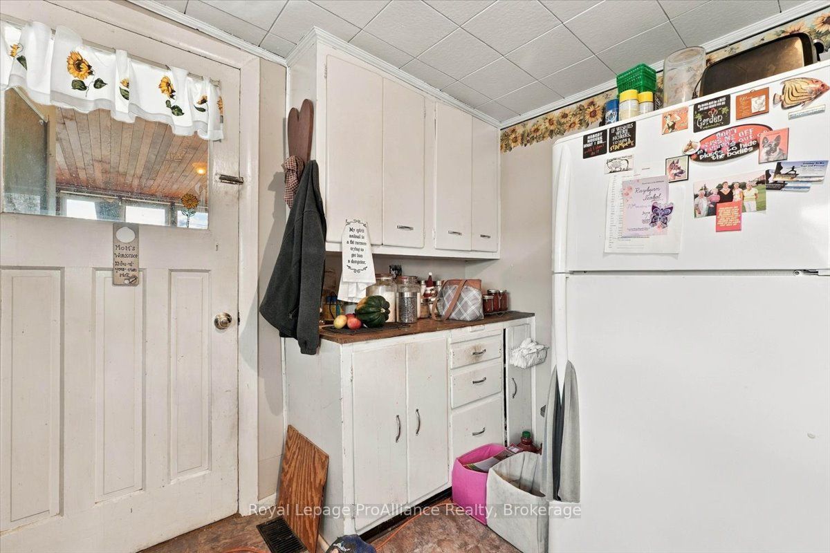 193 Bridge Street W Property Photo 11