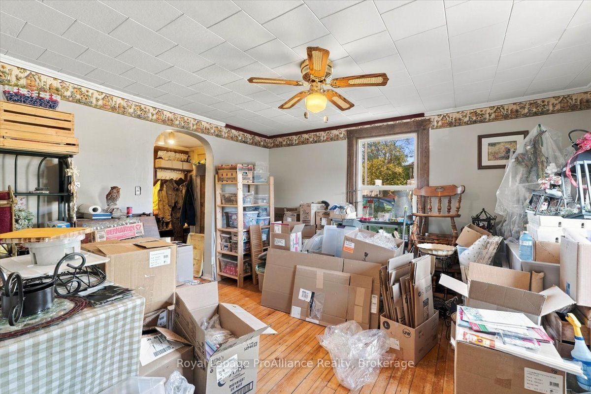 193 Bridge Street W Property Photo 18